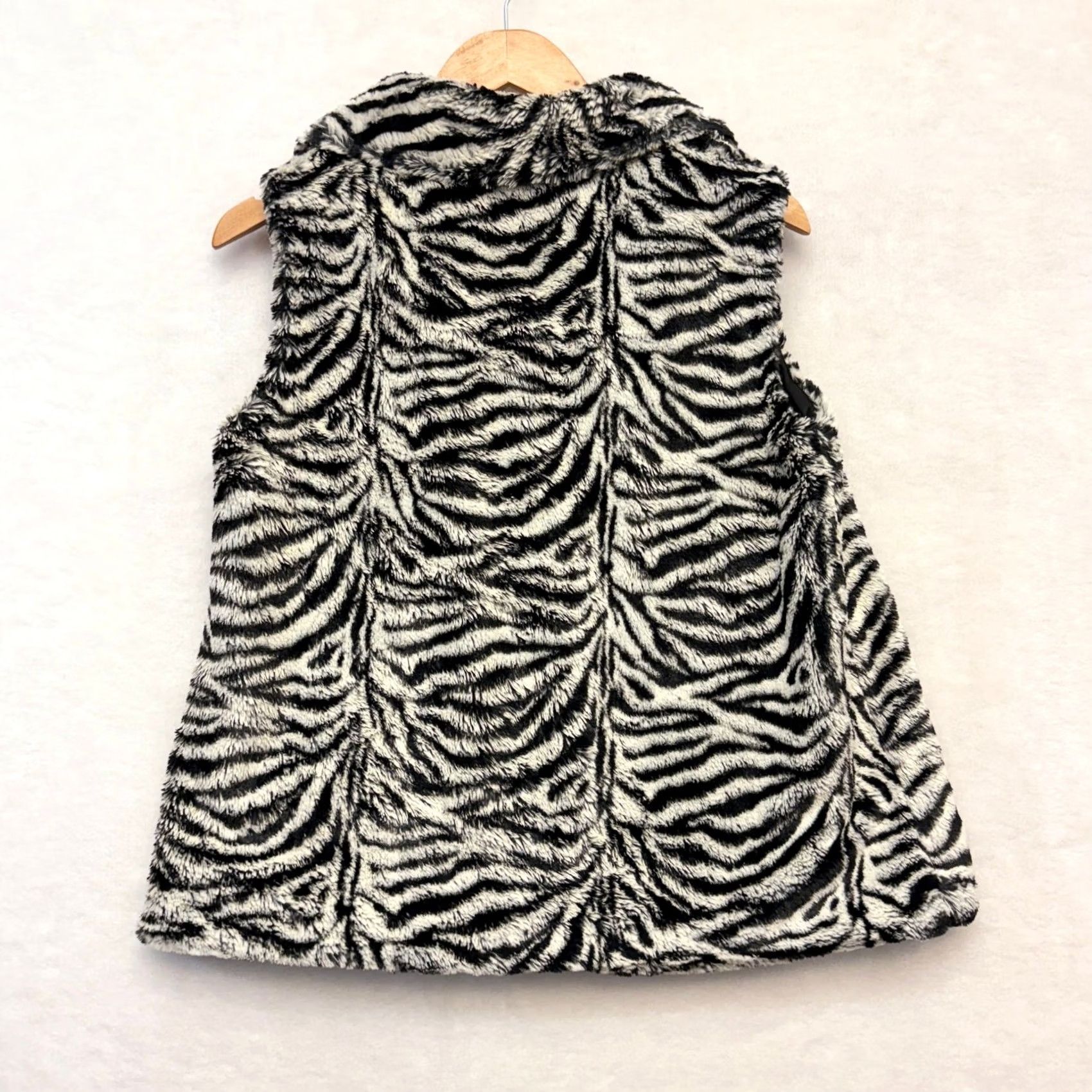 Vintage Abbie Mags Jacket Womens M Black Zebra Print Faux Fur Oversized Vest Statement Size Size M / US 6-8 / IT 42-44 - 2 Thumbnail