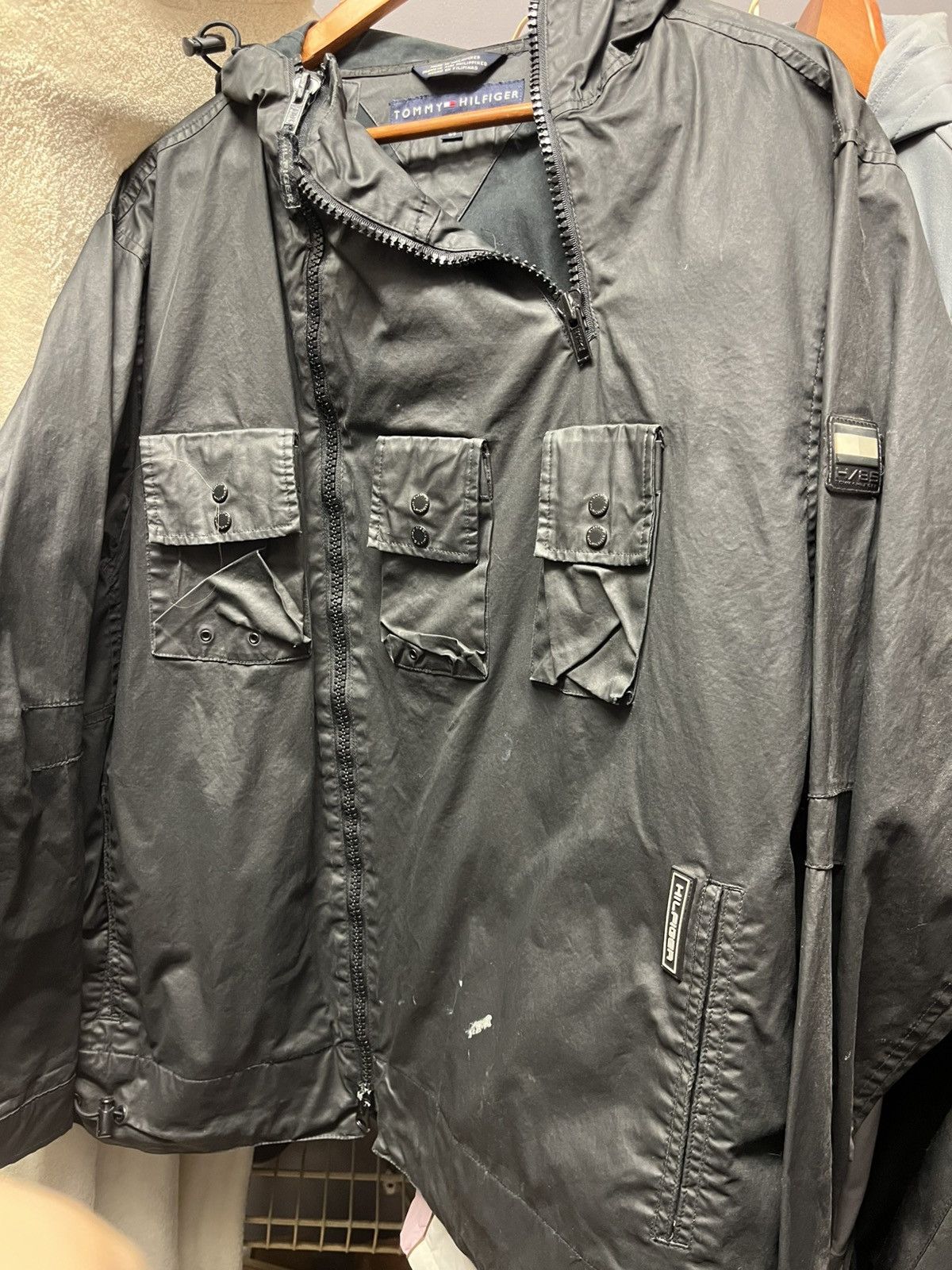 Tommy Hilfiger × Vintage 90’s Tommy Hilfiger Bomber multi pocket tactical Size US L / EU 52-54 / 3 - 1 Preview