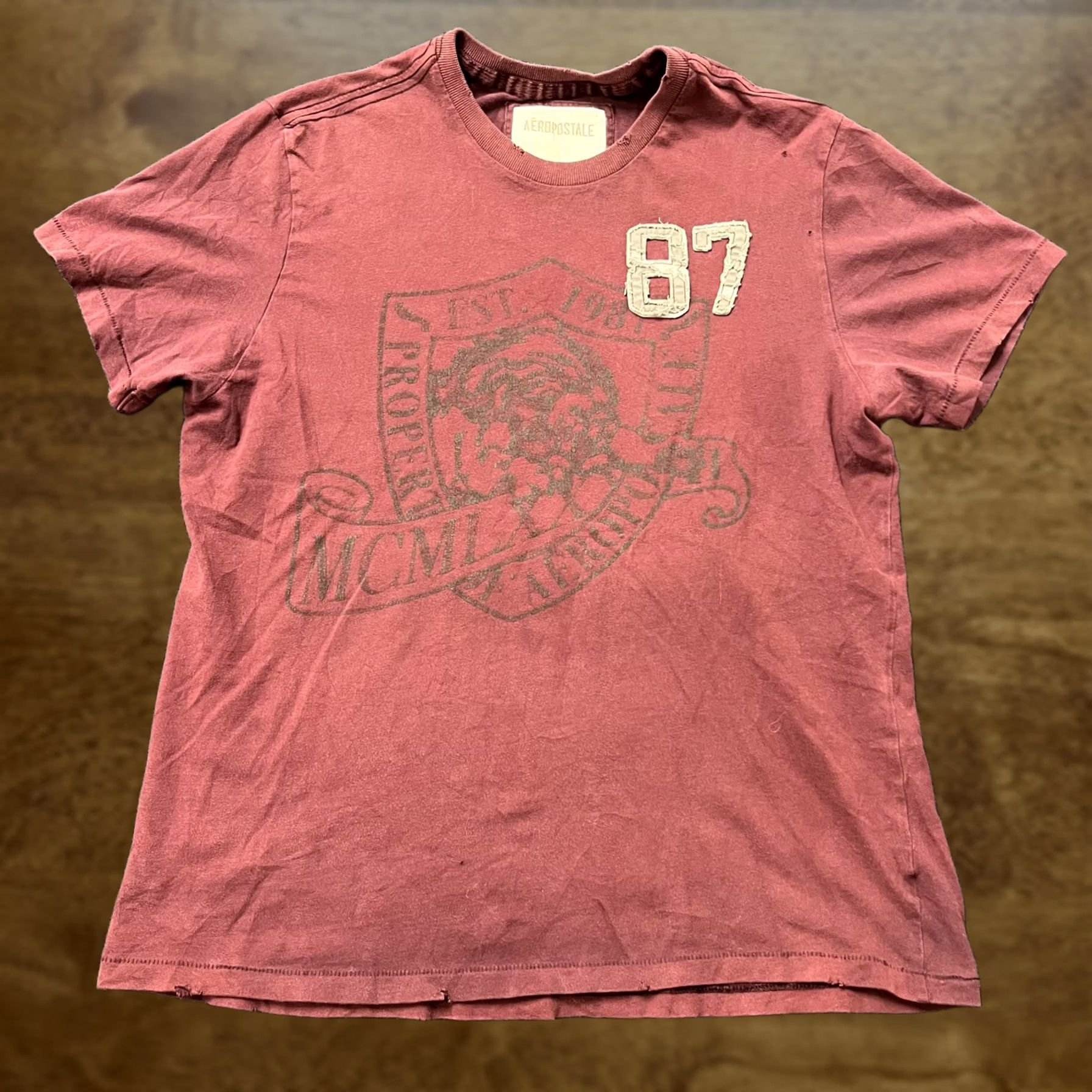 Aeropostale Y2K Aeropostale Shirt Mens XL Red 87 Crest Logo College Varsity Tee T-Shirt Size US XL / EU 56 / 4 - 1 Thumbnail