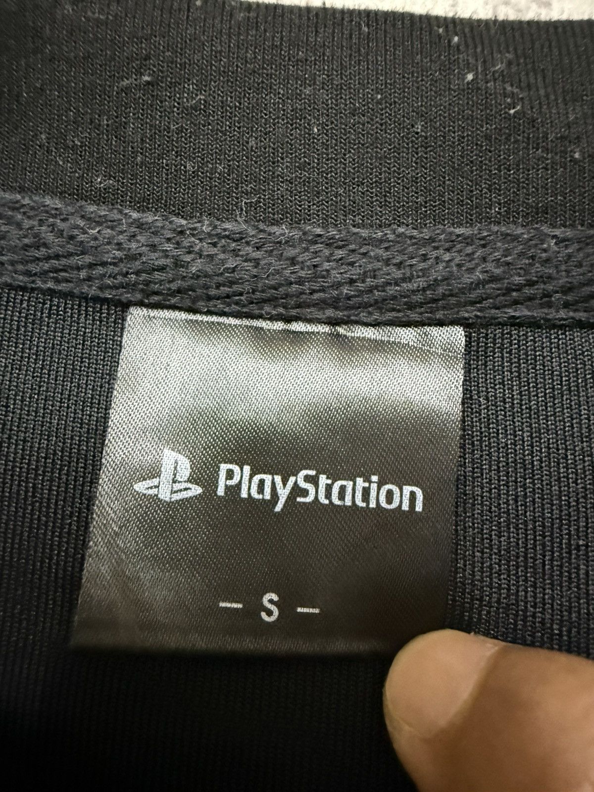 GU PLAY STATION X GU GAMING SWEATSHIRT Size US S / EU 44-46 / 1 - 7 Thumbnail
