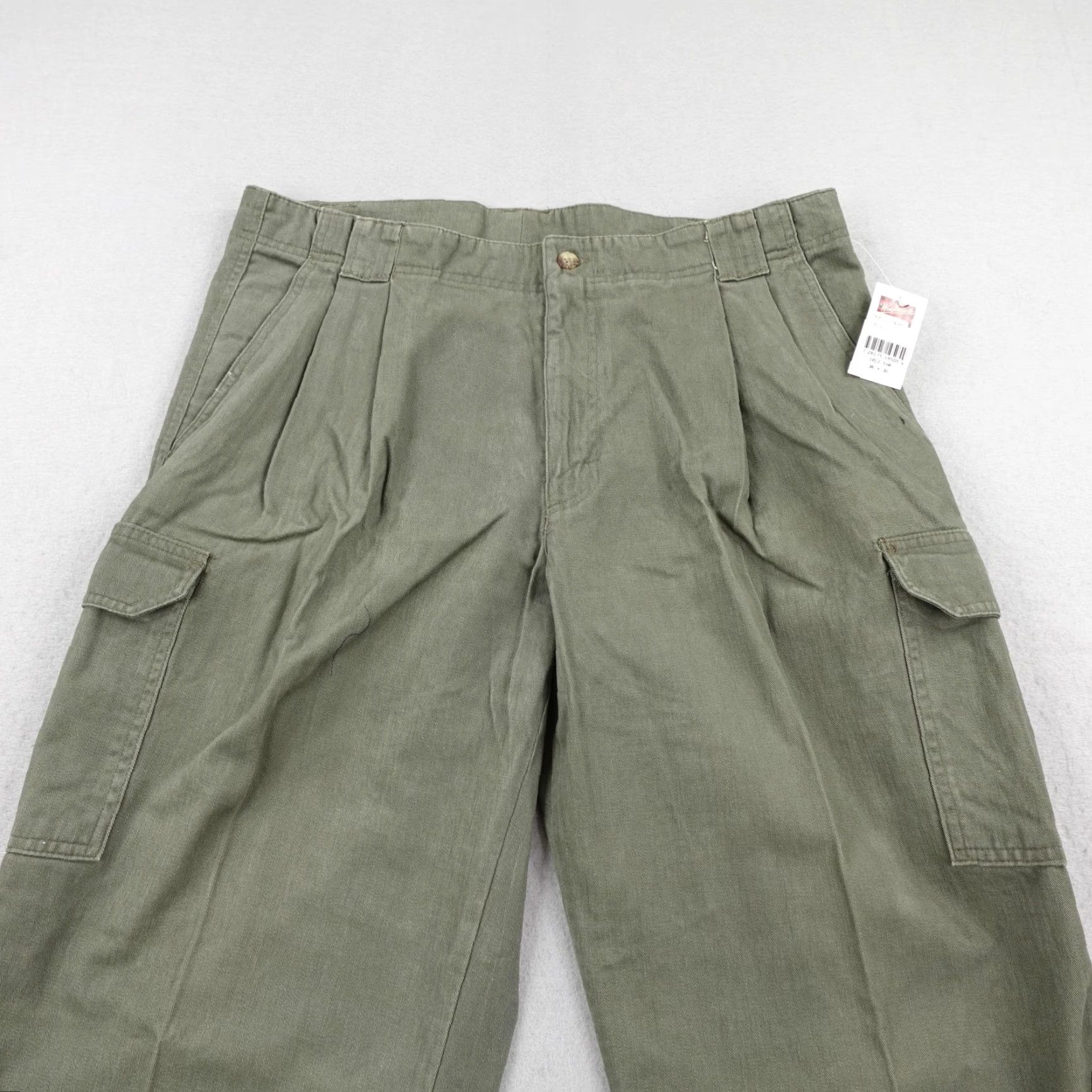 Vintage VINTAGE Woolrich Pants Mens 36x30 Cargo Canvas Green 90s Workwear Pleated Ready to Ship Mens Size US 36 / EU 52 - 2 Thumbnail