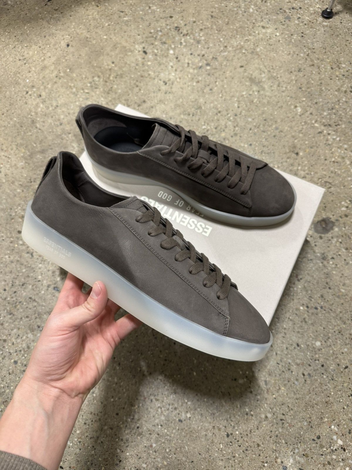 Fear of God ESSENTIALS スニーカー 茶 3369625Y0004 FEAR OF GOD ESSENTIALS スニーカー ブラウン｜Yahoo!フリマ（旧