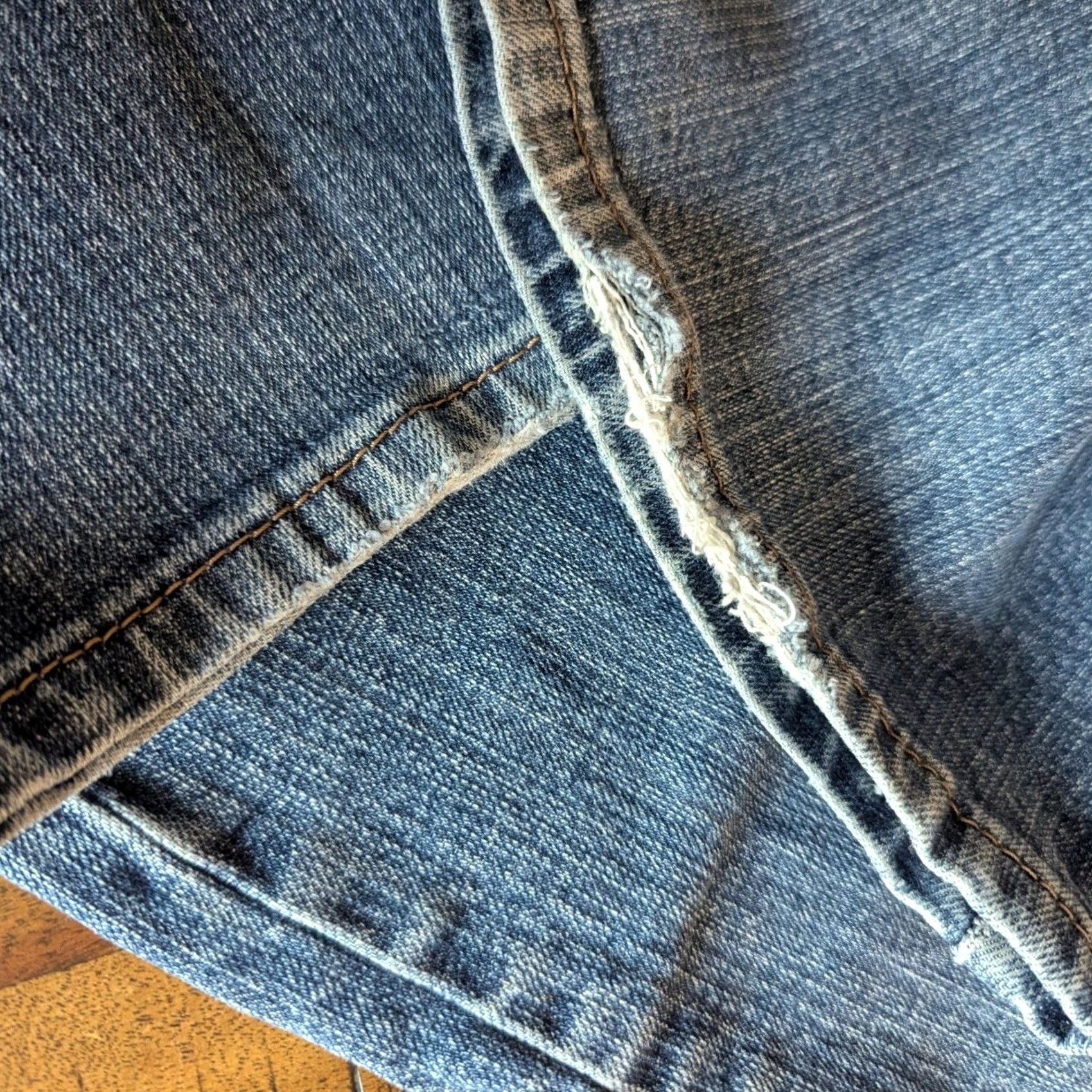 Levi's Levi's 559 Relaxed Straight Jeans Mens 38x32 Medium Wash Distressed Denim Blue Straight 5-Pocket Zip Fly Mens Jeans Size US 38 / EU 54 - 5 Thumbnail
