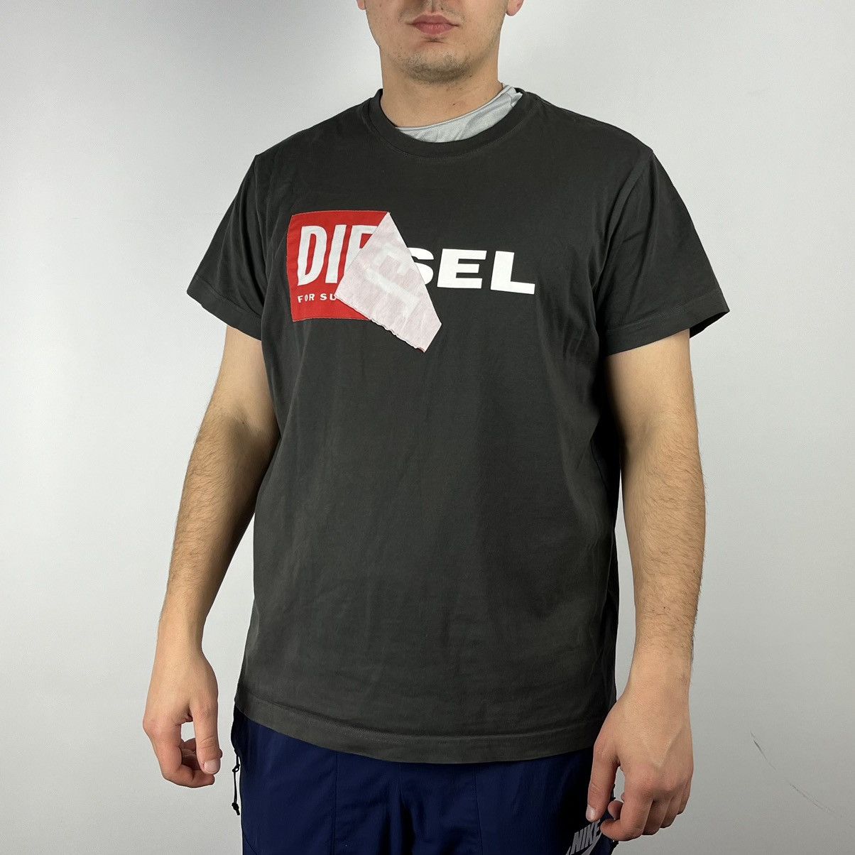 Diesel Diesel T-shirt box logo size XLarge Size US XL / EU 56 / 4 - 1 Thumbnail