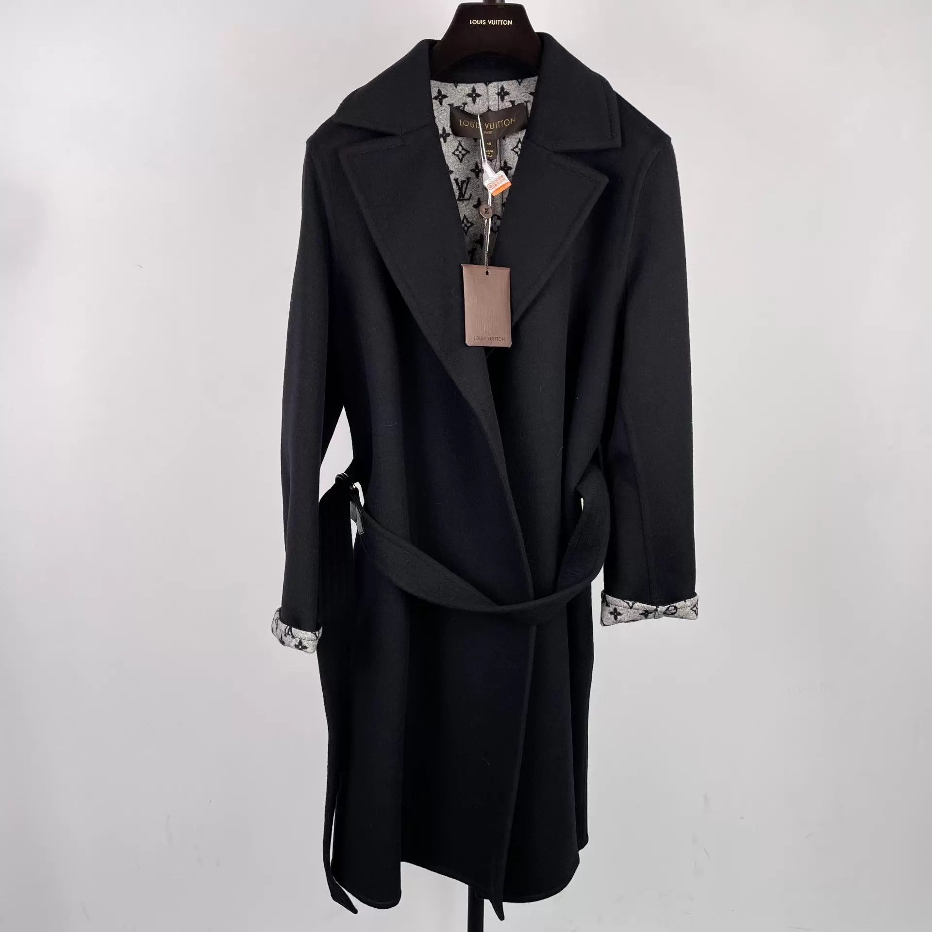 Louis Vuitton LV Black WoolCoat Full Print Lining New Tags 40 Size M / US 6-8 / IT 42-44 - 1 Thumbnail
