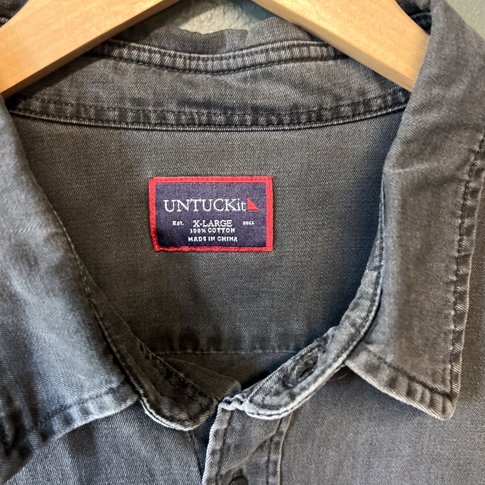 UNTUCKit UNTUCKit Mens Gray Cotton Button-Up Shirt Pockets XL Button-Down Collared Long Sleeve Regular Fit Classic Designer Mens Shirts Size US XL / EU 56 / 4 - 2 Thumbnail