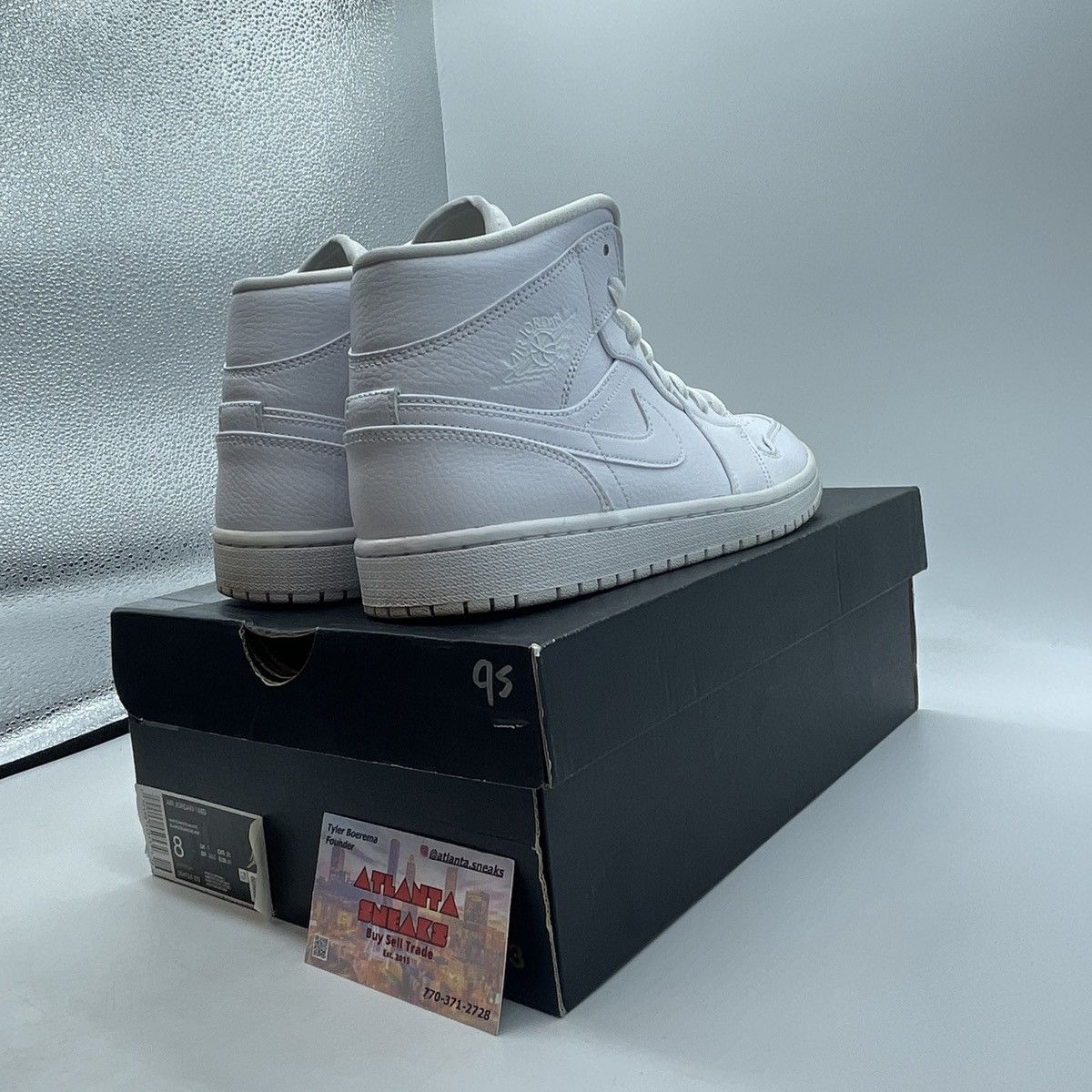 Jordan Brand Air Jordan 1 mid triple white Size US 8 / EU 41 - 5 Thumbnail