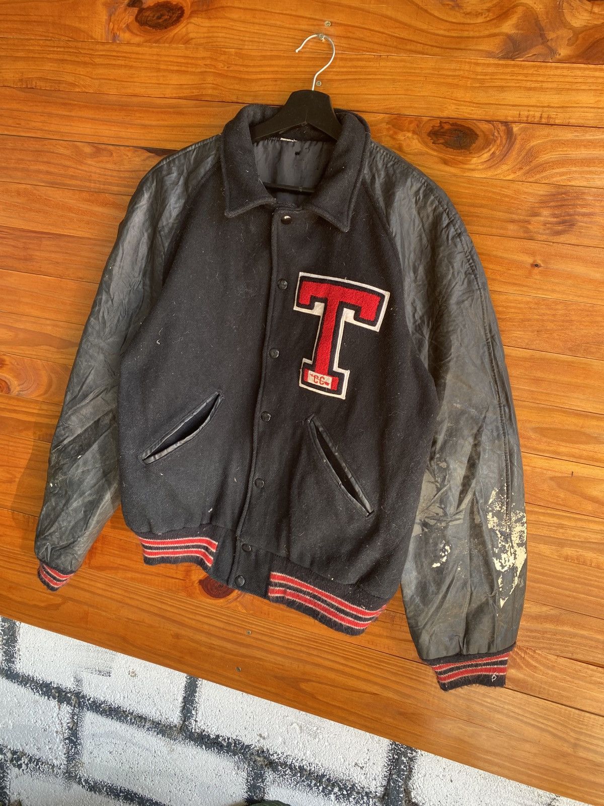 Vintage Vintage 1950s Men’s Black Wool & Leather Varsity Jacket Size US L / EU 52-54 / 3 - 4 Thumbnail