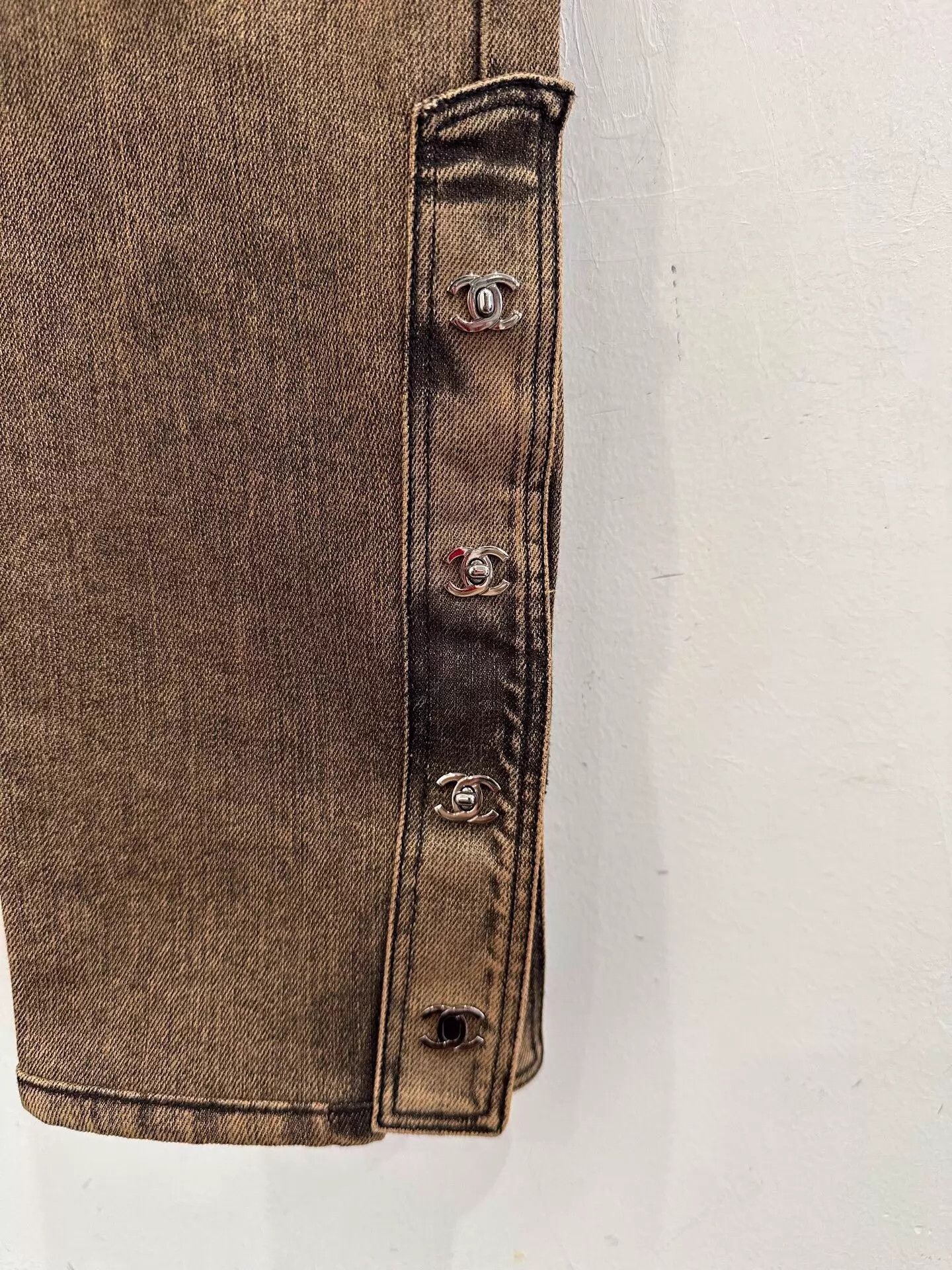 Chanel Chanel Women's Brown Jeans 36 Silver CC Logo Size 26" / US 2 / IT 38 - 3 Thumbnail