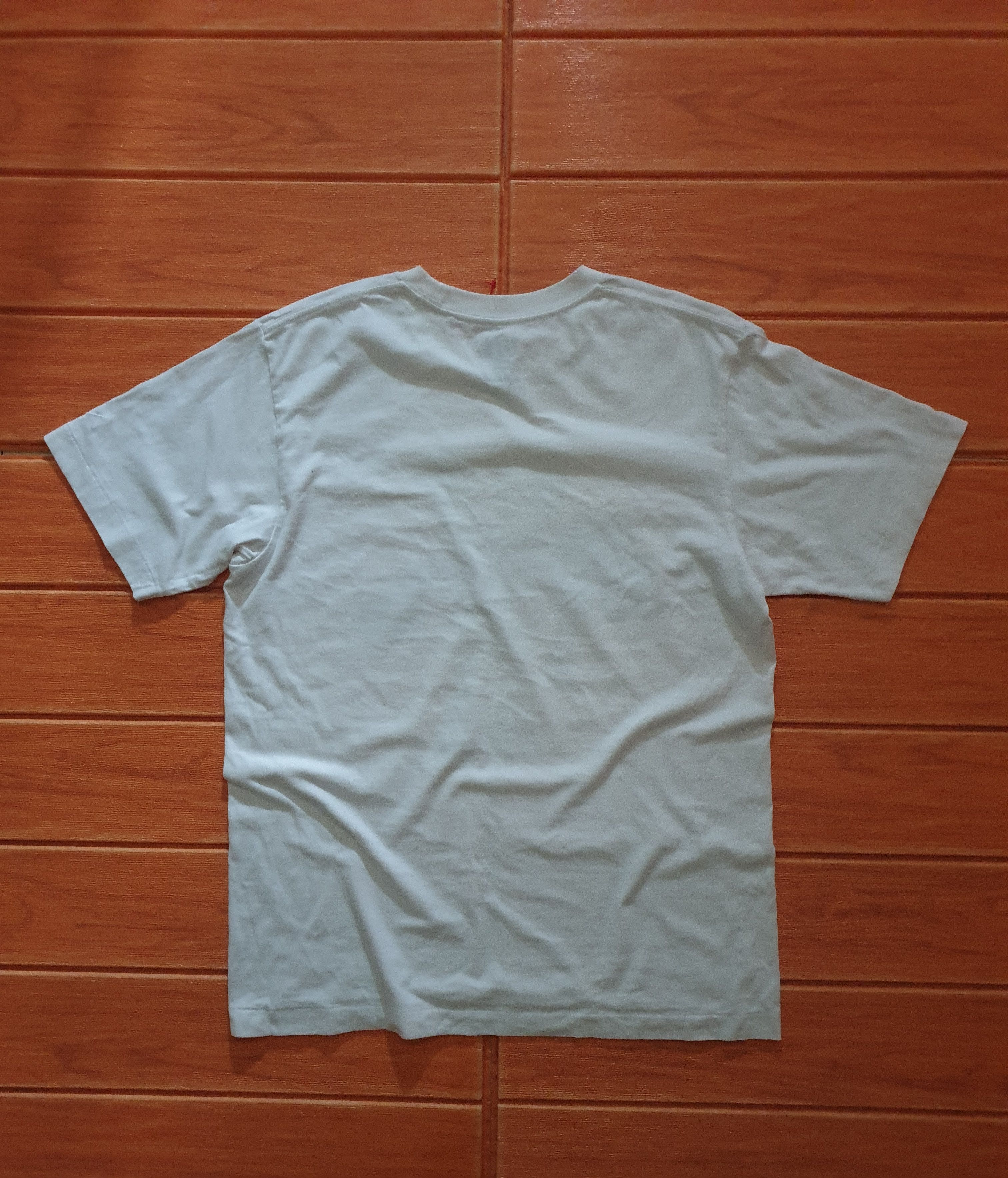 Japanese Brand Uniqlo x kaws Japanese brand shirt Size US M / EU 48-50 / 2 - 8 Thumbnail