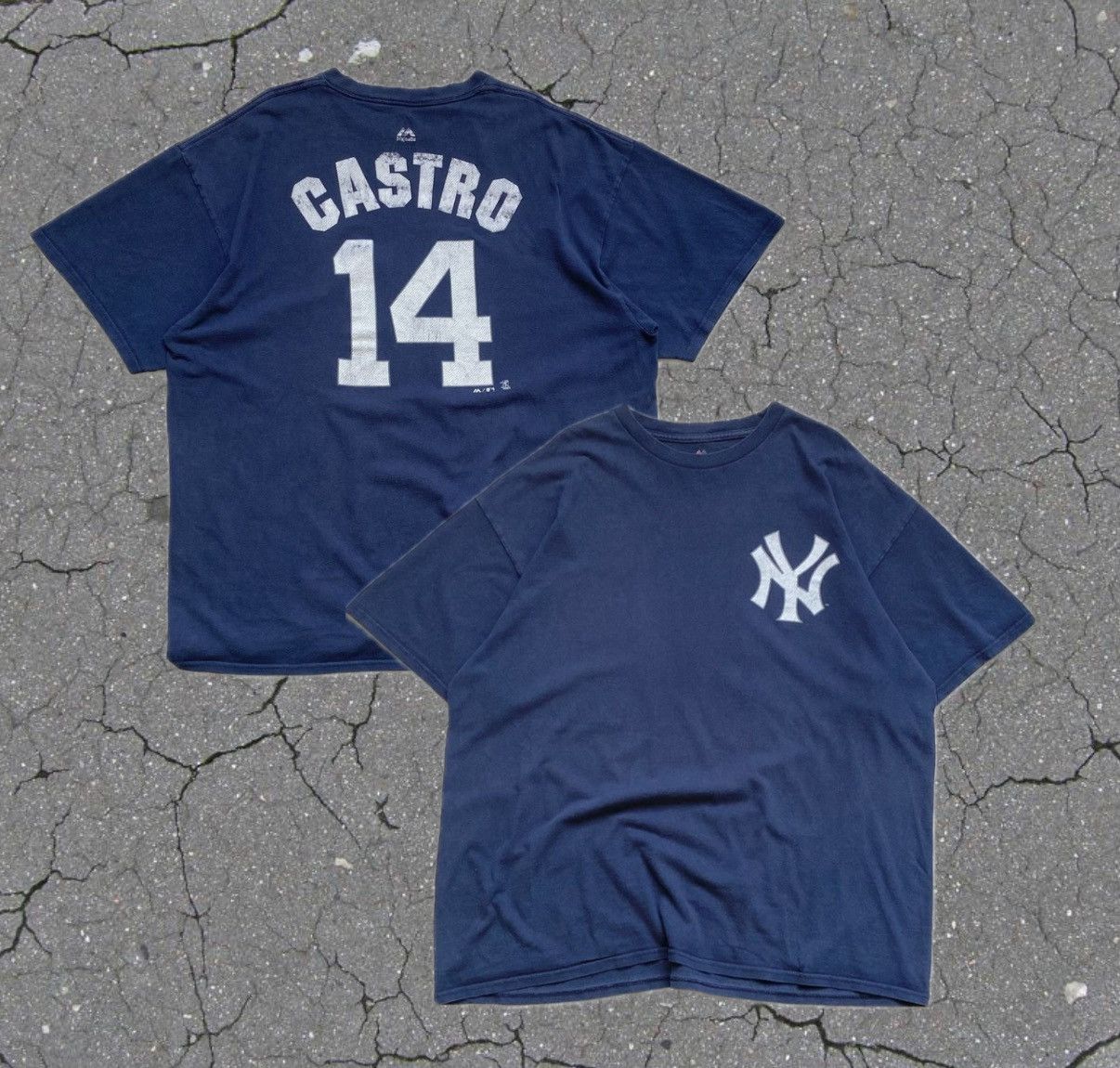 Majestic ⚾️Vintage Majestic New York Yankees Tee player #14 Castro Size US XL / EU 56 / 4 - 1 Thumbnail