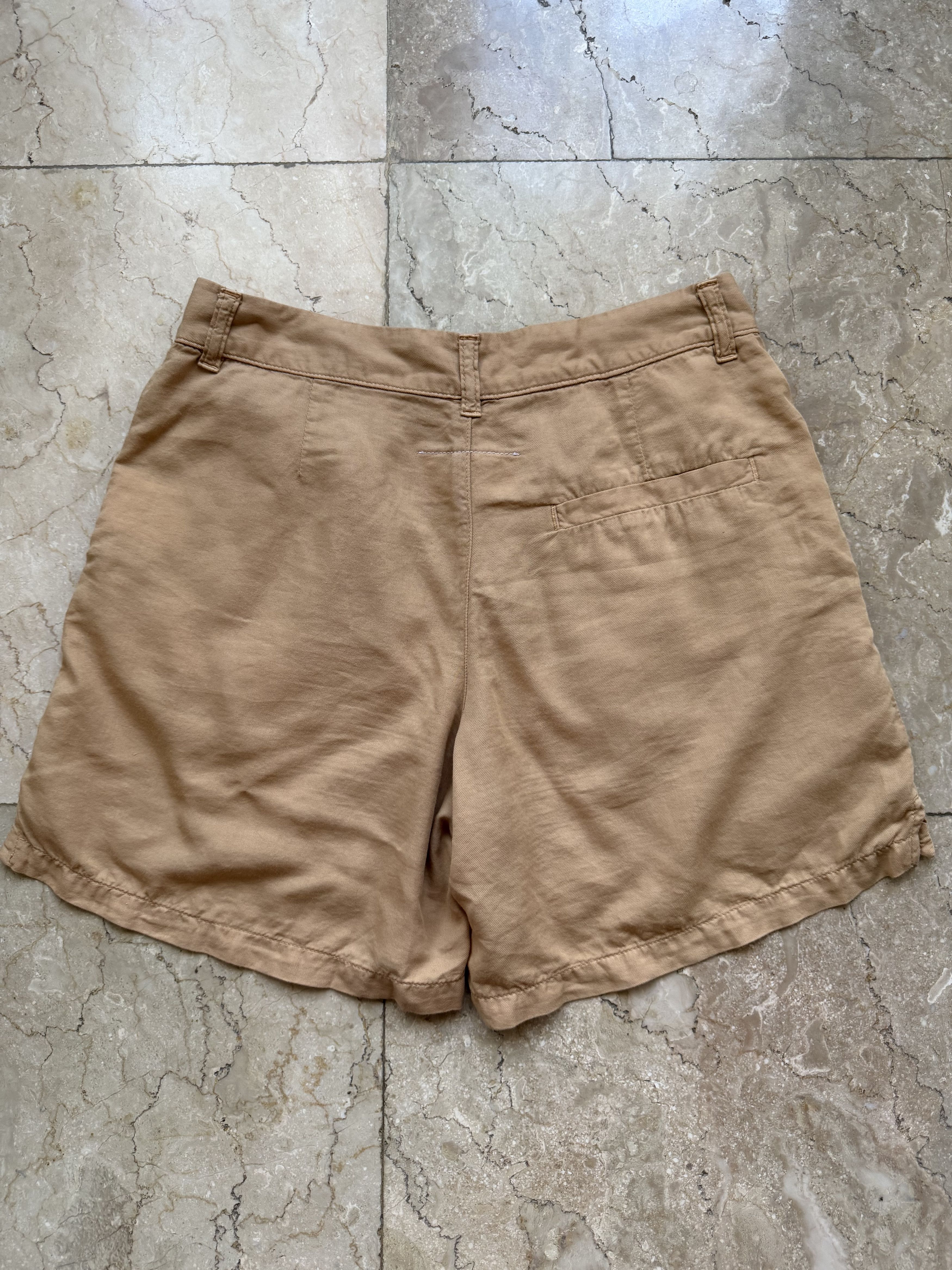 Maison Margiela MM6 Maison Margiela Beige Tailored Shorts Minimal Italy Size 26" / US 2 / IT 38 - 3 Thumbnail