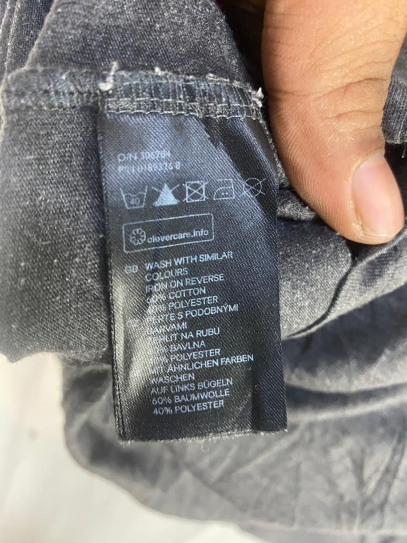 H&M Unisex 🔥H&M printed tshirt Size US L / EU 52-54 / 3 - 4 Thumbnail