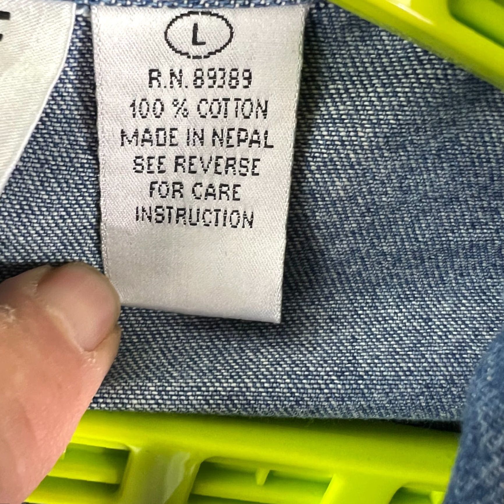 Denime VINTAGE Cervelle Denim Shirt L Womens Light Blue Pink Embroidered 100% Cotton Button-Up Lightweight Womens Size L / US 10 / IT 46 - 7 Thumbnail