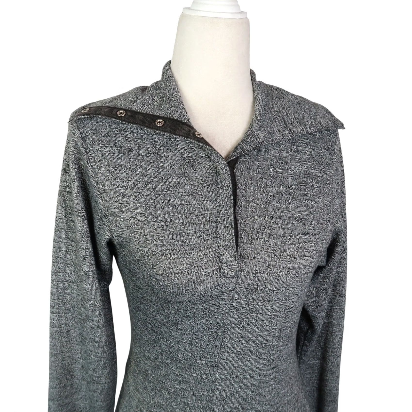 Vintage VINTAGE 70s Oops California Grey Acrylic Knit Midi Sweater Dress 8 Women Long Sleeve Snap Front Basque Waist A-Line Midi Dress Bohemian 70s Womens Size M / US 6-8 / IT 42-44 - 2 Thumbnail
