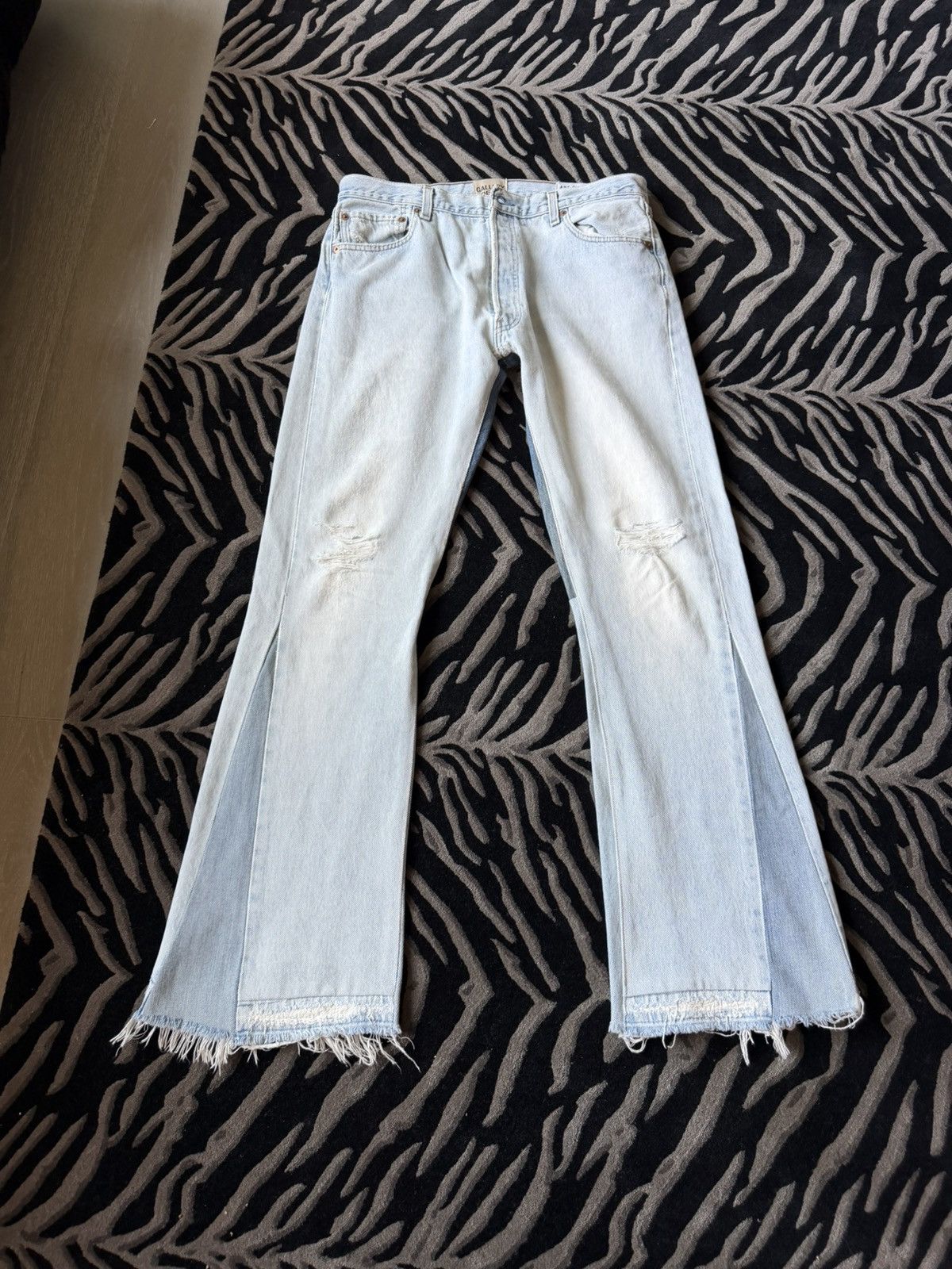 Gallery Dept. Gallery Dept. Light Wash Flare Denim Sz 33 Size US 33 - 1 Thumbnail