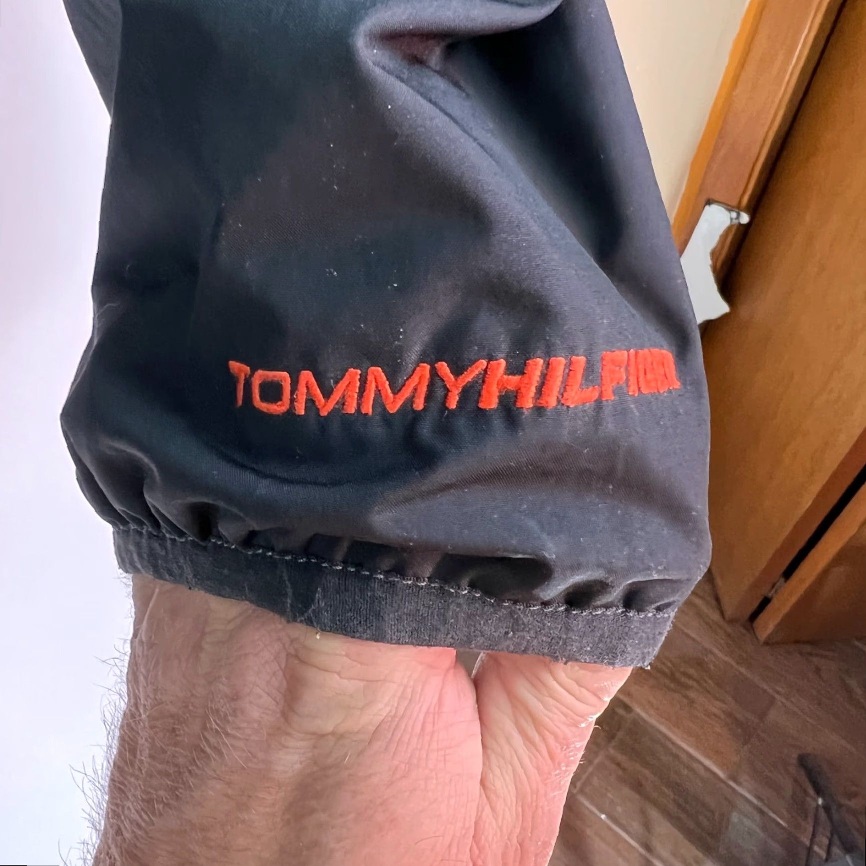 Tommy Hilfiger VINTAGE Tommy Hilfiger Lined Wind Breaker Jacket Mens XL Black Golf Casual Size US XL / EU 56 / 4 - 3 Thumbnail