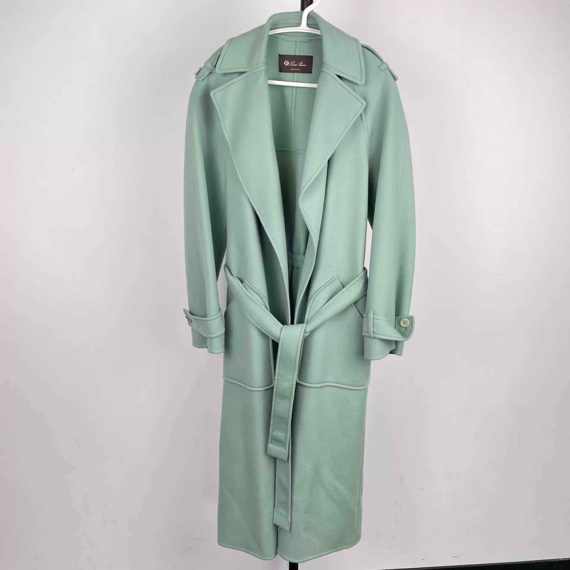 Loro Piana Loro Piana Cashmere Coat 38 (251028ZZLABA1) Size XS / US 0-2 / IT 36-38 - 1 Thumbnail