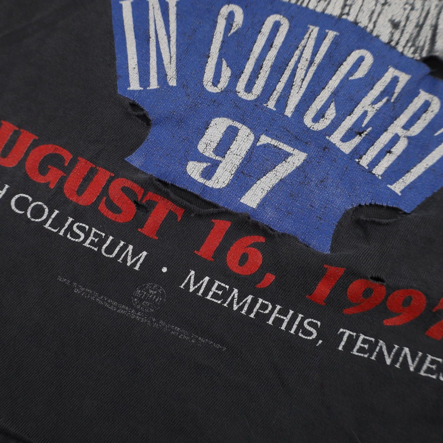 Vintage VINTAGE Distressed 1997 Elvis in Concert Band Tee Black Mens L Size US L / EU 52-54 / 3 - 6 Thumbnail