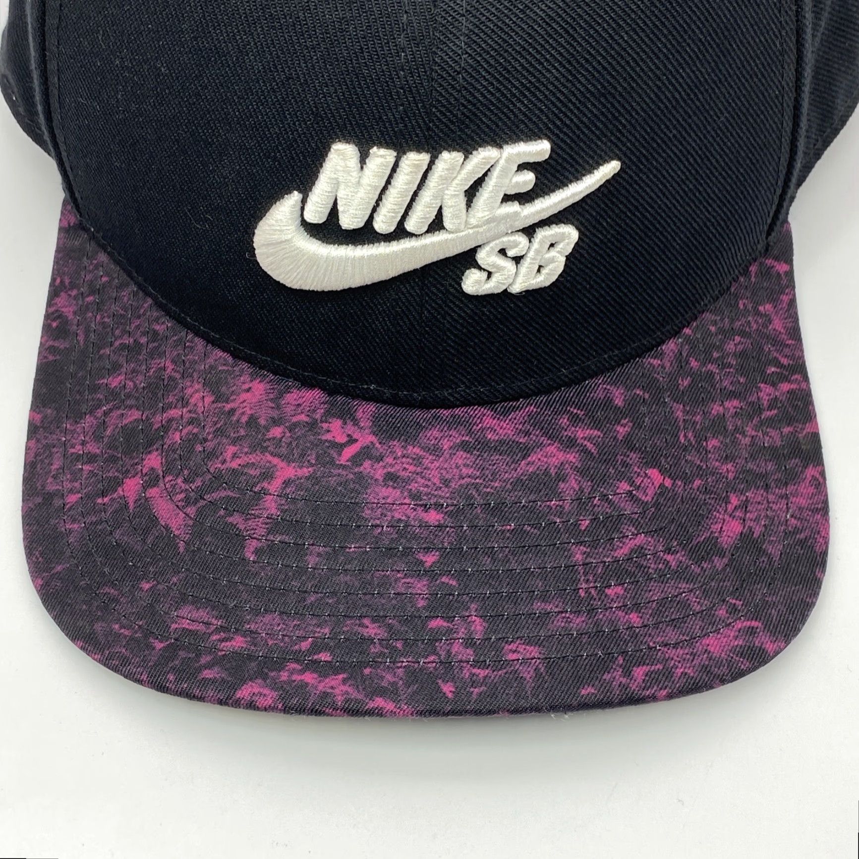 Nike VINTAGE Nike SB DUNK LOW PRIMITIVE SEASONAL HAT Plum Tie Dye Snapback Adjustable Black Unisex Adults Size ONE SIZE - 2 Thumbnail