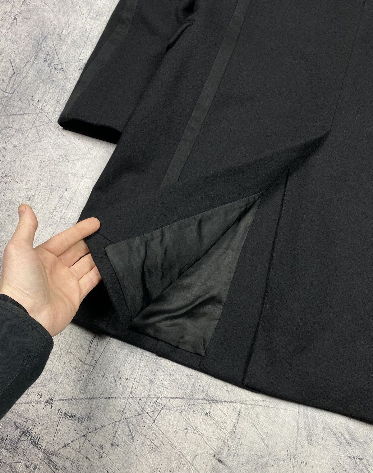 Givenchy Givenchy Paris Black Wool Tailored Overcoat Size L Size US L / EU 52-54 / 3 - 11 Thumbnail