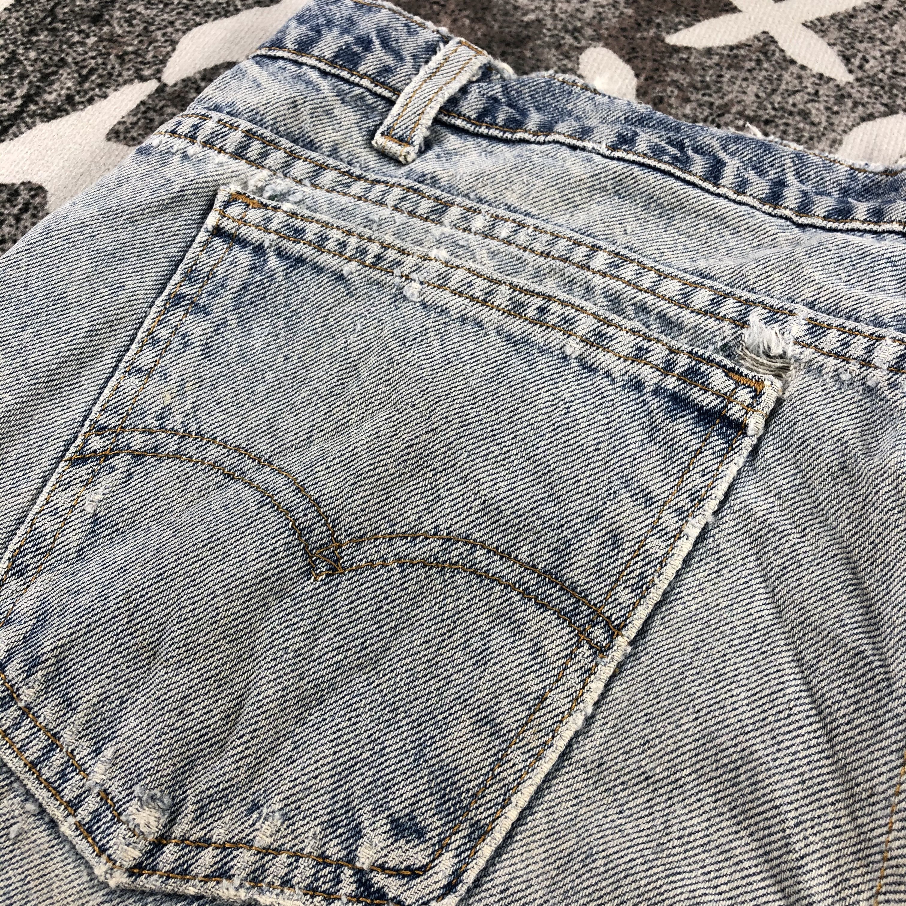 Levi's Vintage 90s Levis 505 Jeans Distressed Denim KJ977 Size US 35 - 9 Thumbnail