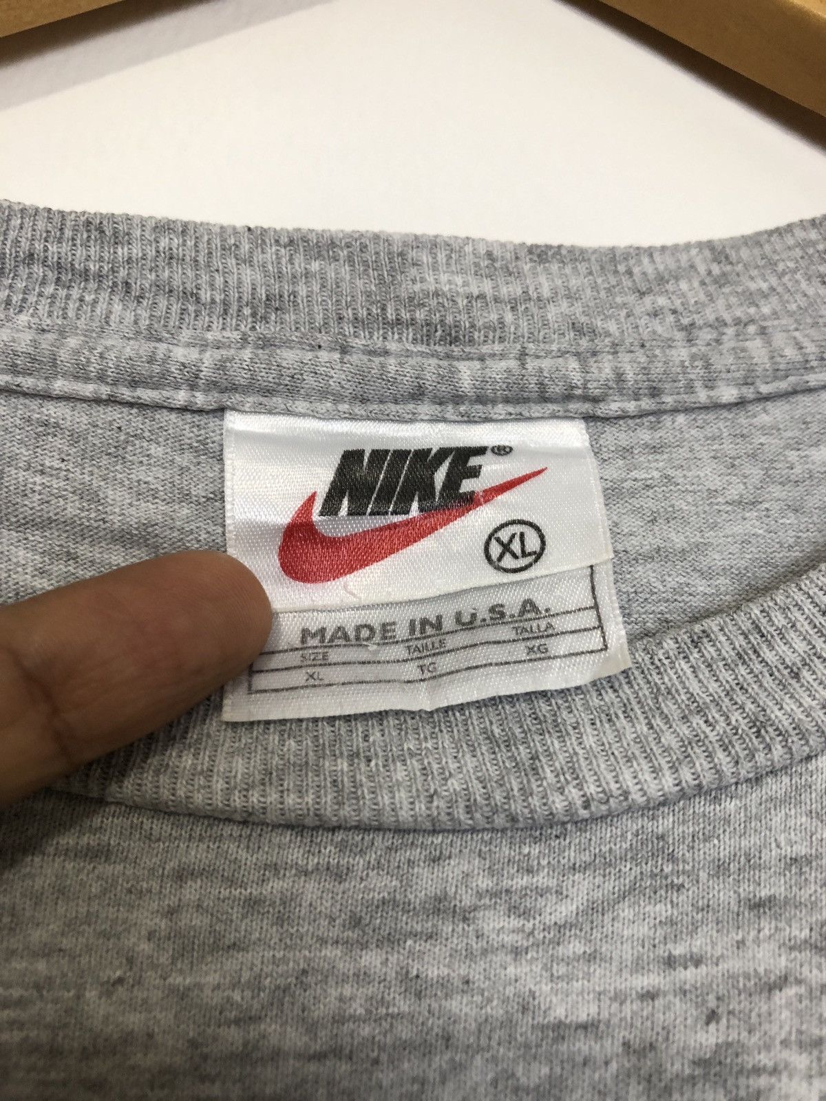 Vintage Vintage Nike Miami Hurricanes T-Shirt Size US XL / EU 56 / 4 - 5 Thumbnail
