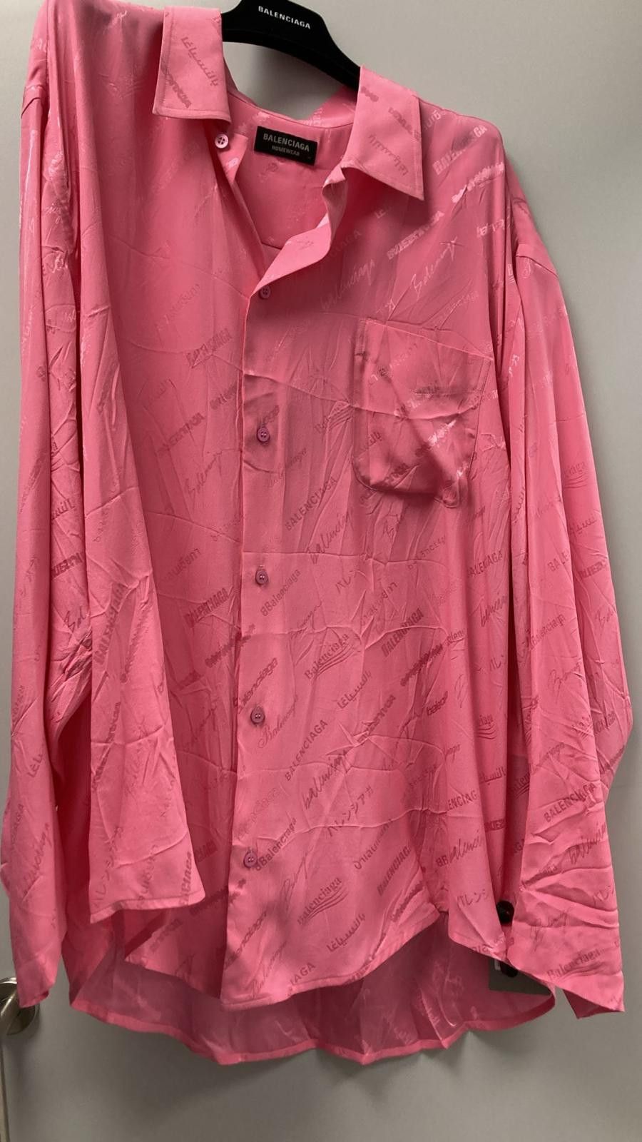 Balenciaga o1la1rc1a1024 Logomania All Over Minimal Shirt Large Fit Size S / US 4 / IT 40 - 2 Thumbnail