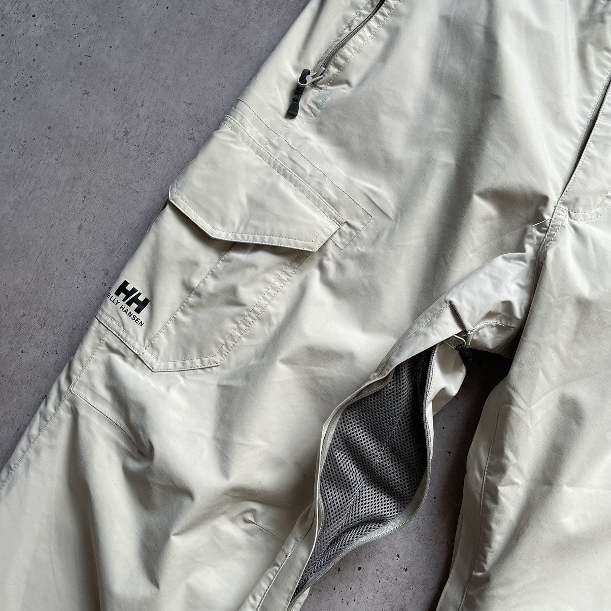 Helly Hansen Helly Hansen white/cream ski outdoor pants Size US 32 / EU 48 - 6 Thumbnail