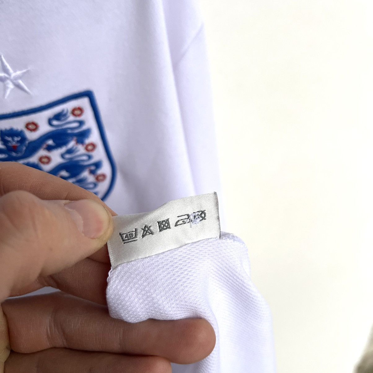 Umbro 2010 England Home Jersey Umbro Long Sleeve soccer Vintage Size US L / EU 52-54 / 3 - 5 Thumbnail
