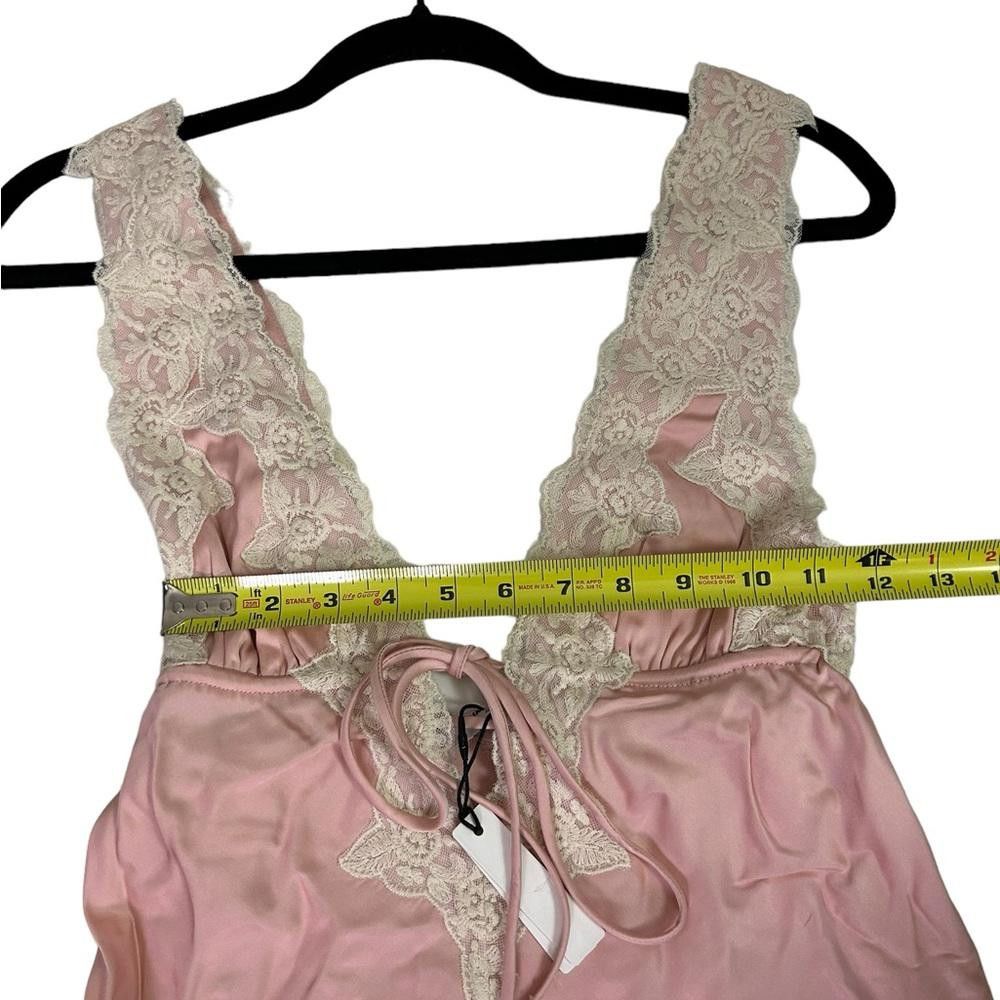 REVOLVE Rumored l NWT Venice Maxi Satin Lace Dress XS Baby Pink Size XS / US 0-2 / IT 36-38 - 8 Thumbnail