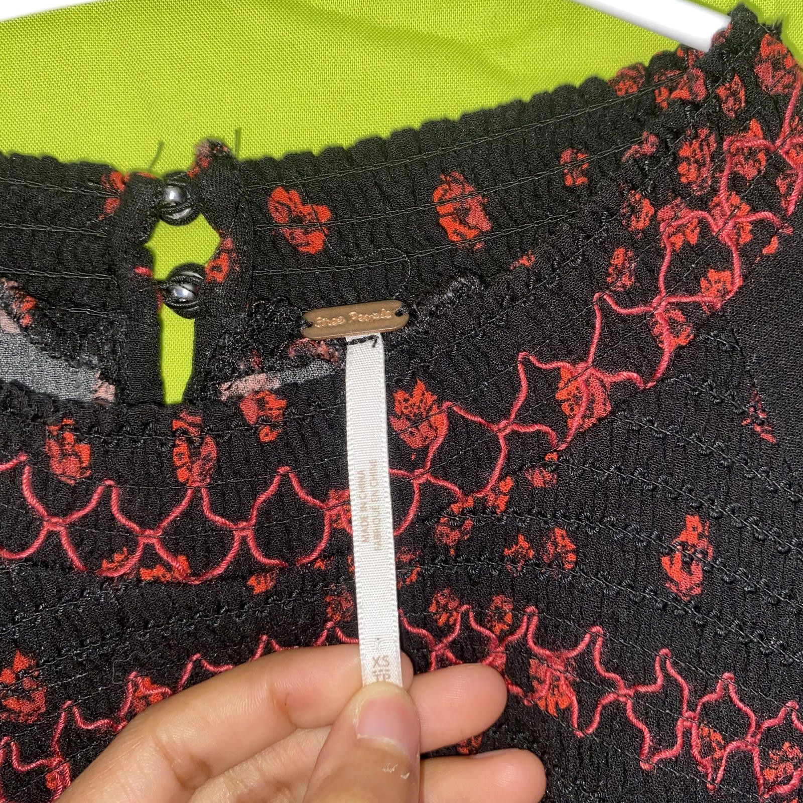 Free People Free People Black and Red Floral Long Sleeves Top XS Size XS / US 0-2 / IT 36-38 - 3 Thumbnail