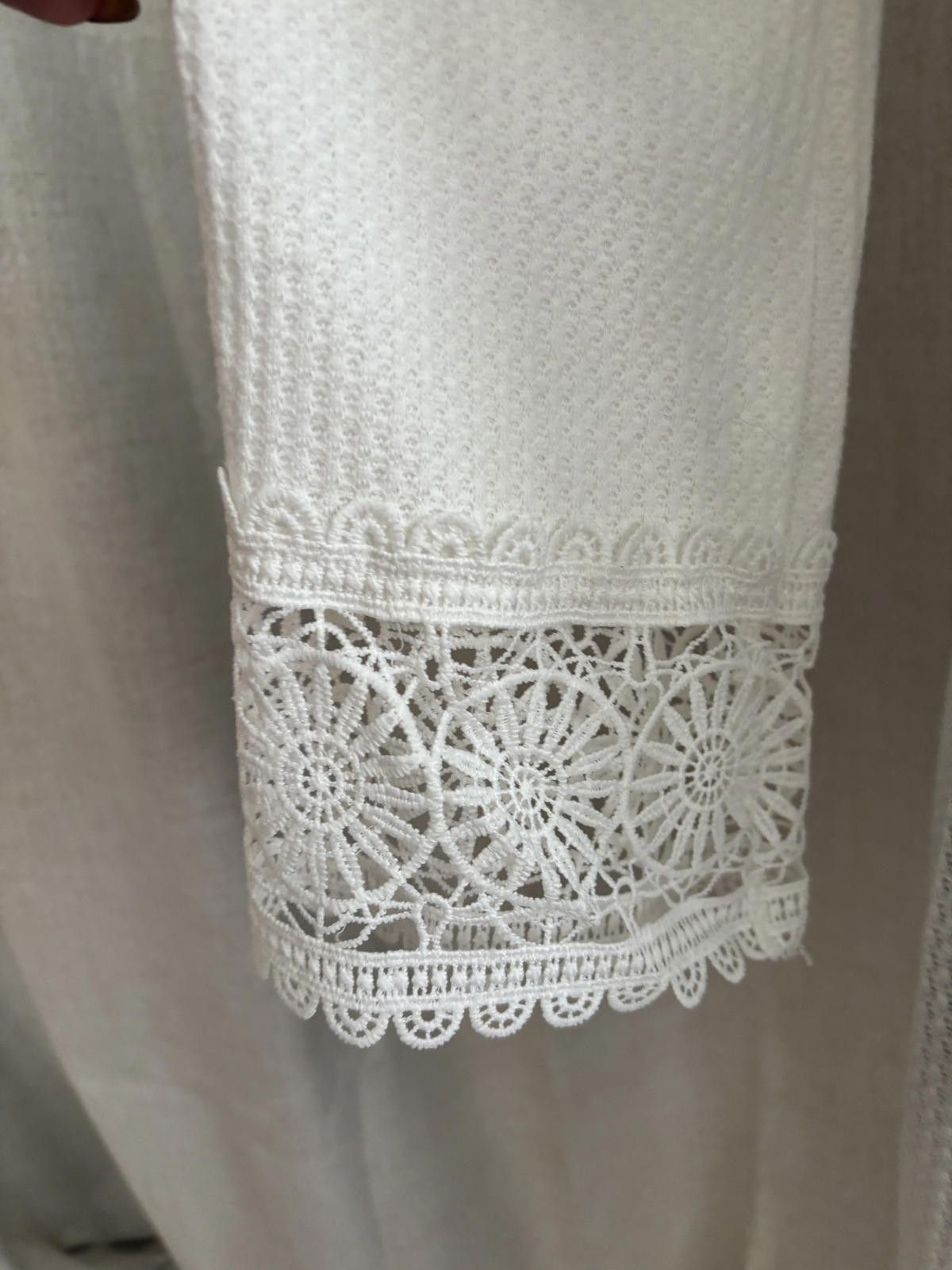 The Unbranded Brand Fairy Boho Lace cover up. Size ONE SIZE - 2 Thumbnail
