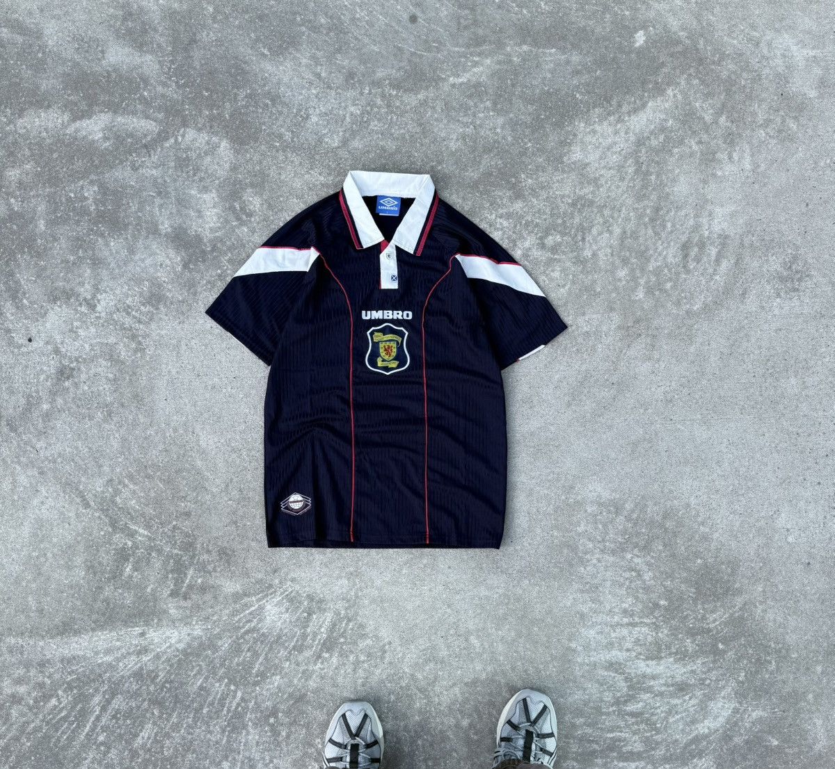 Umbro Vintage Umbro Scotland streetwear rare 90s soccer jersey Size US L / EU 52-54 / 3 - 4 Thumbnail