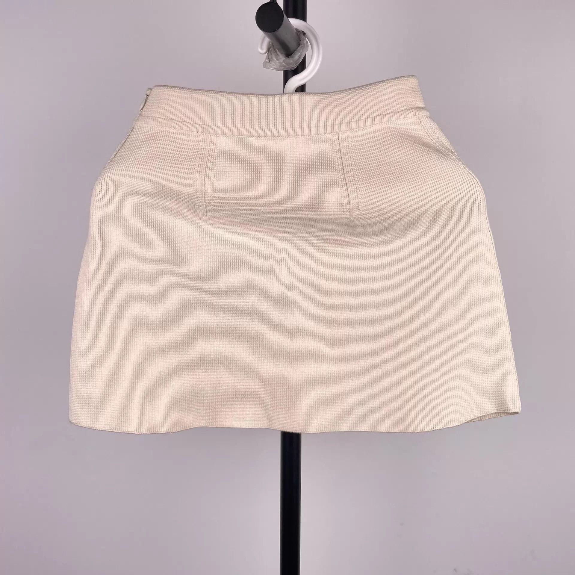 Louis Vuitton LV Voyager Short Skirt Ivory Metal Button Size 25" / US 0 / IT 36 - 5 Thumbnail