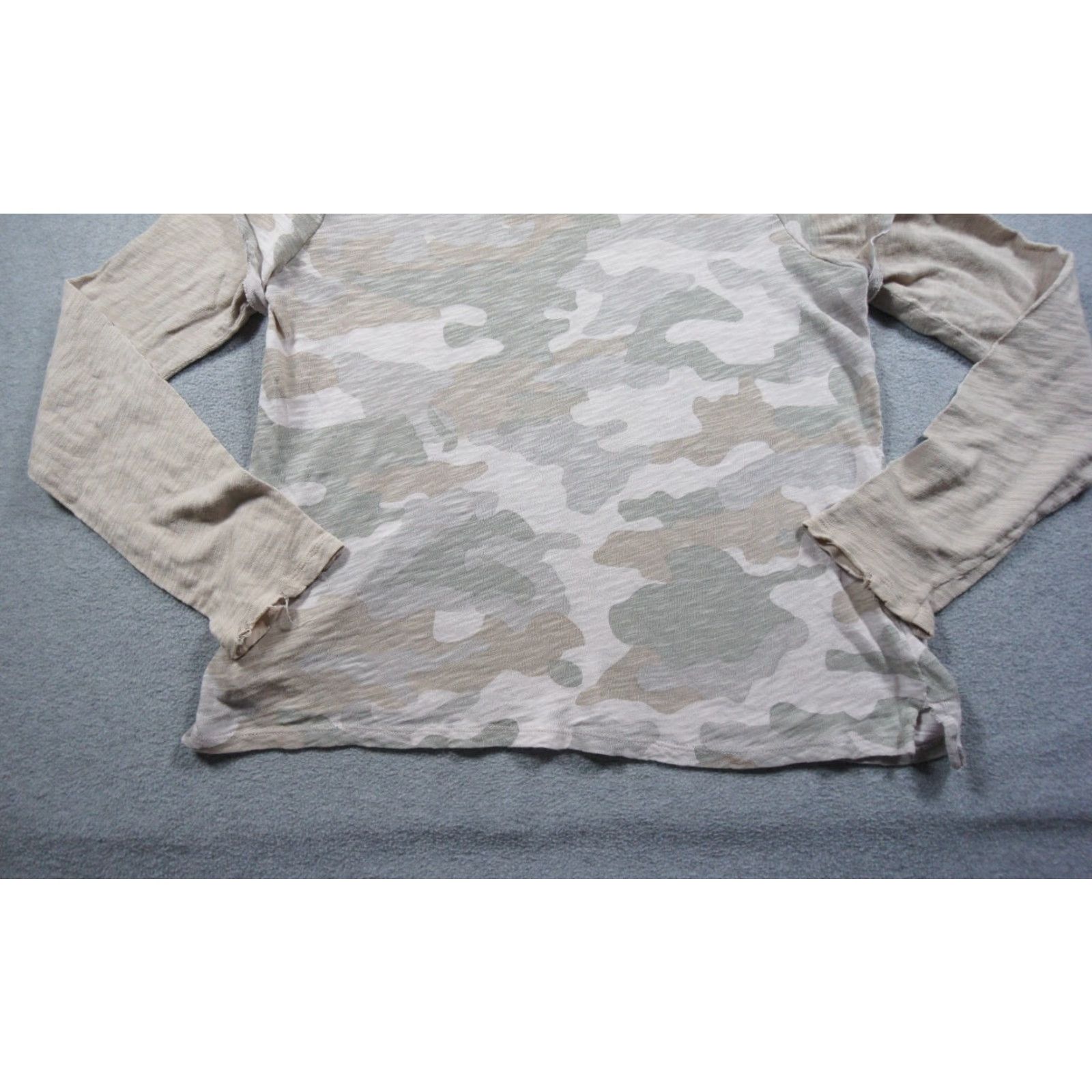 Vintage ATM Shirt Womens Large Camo Long Sleeve Lightweight Tee Distressed Worn Ladies Size L / US 10 / IT 46 - 3 Thumbnail