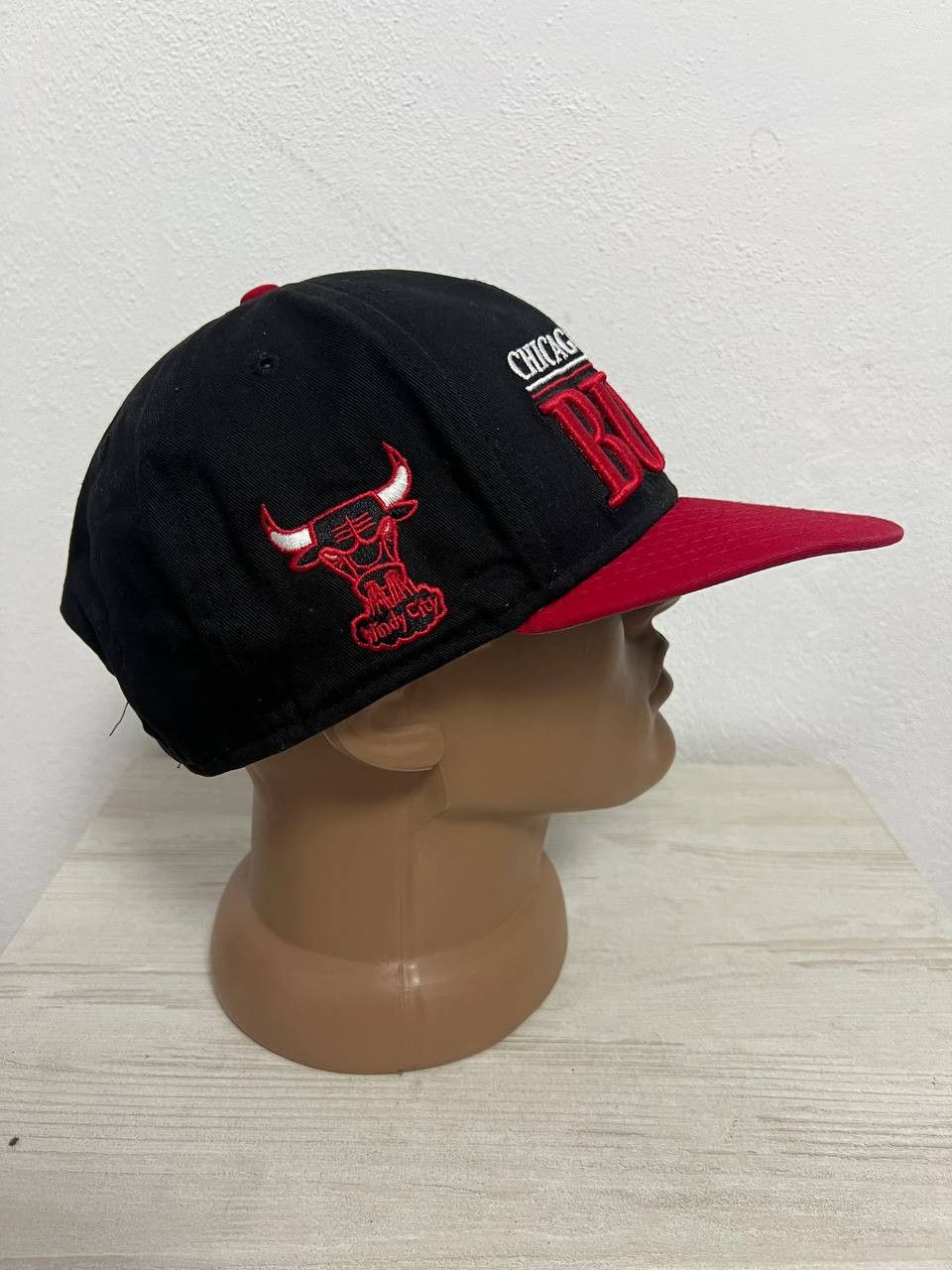 NBA × New Era × Vintage Vintage Chicago Bulls Cap NBA Baseball One Size Windy City Size ONE SIZE - 8 Thumbnail