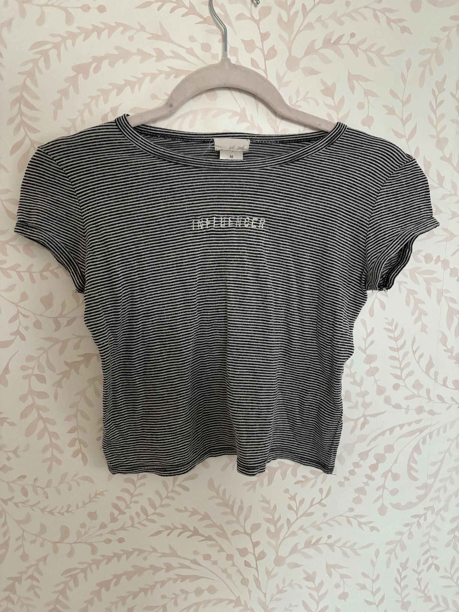 Designer Vintage Y2K Style Crop Top with Influencer Text - Size M Size M / US 6-8 / IT 42-44 - 1 Thumbnail