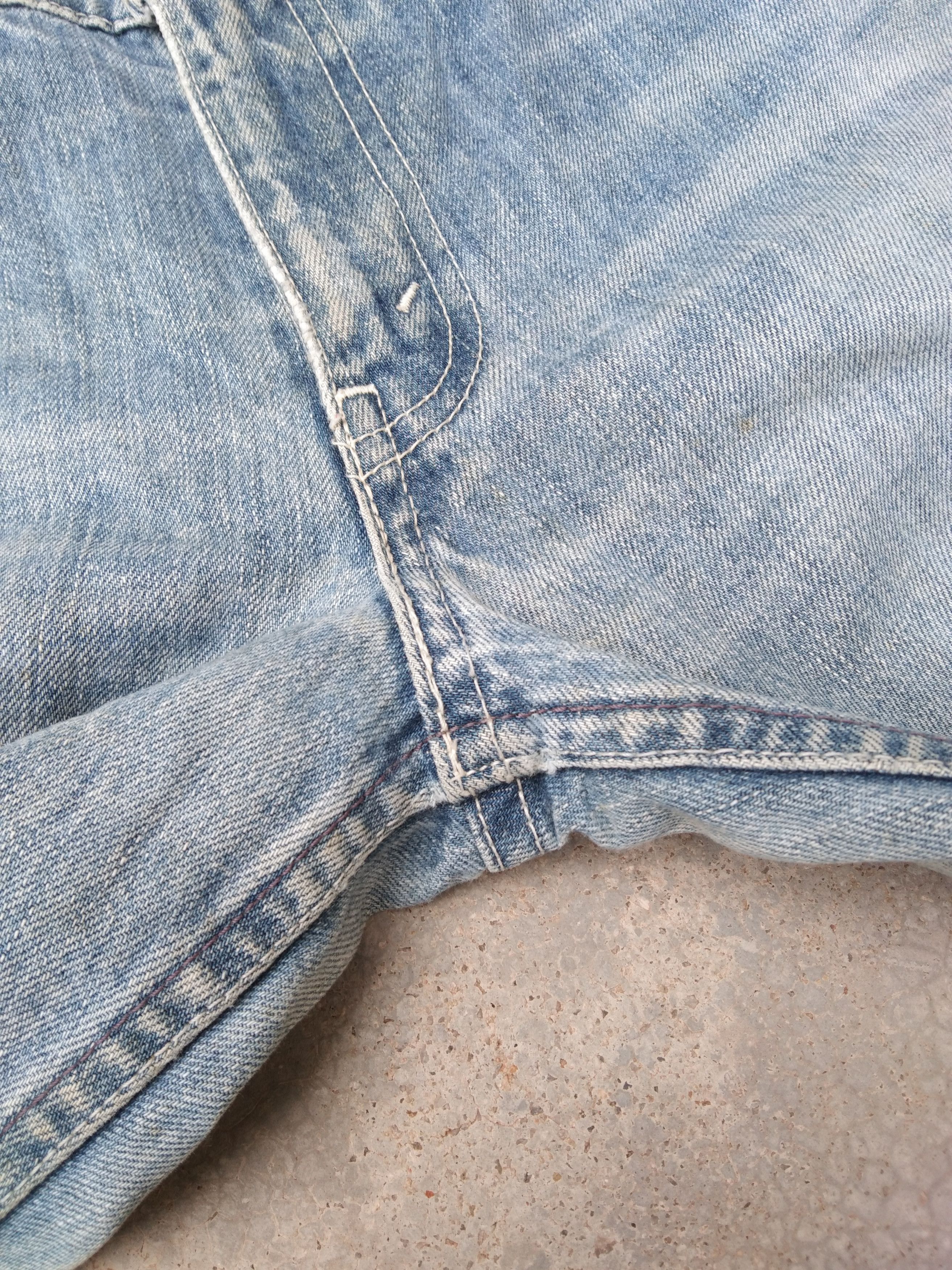 Jean × Levi's × Vintage Vintage Levis Jeans 519 Distressed Denim 30x31 Size US 30 / EU 46 - 5 Thumbnail