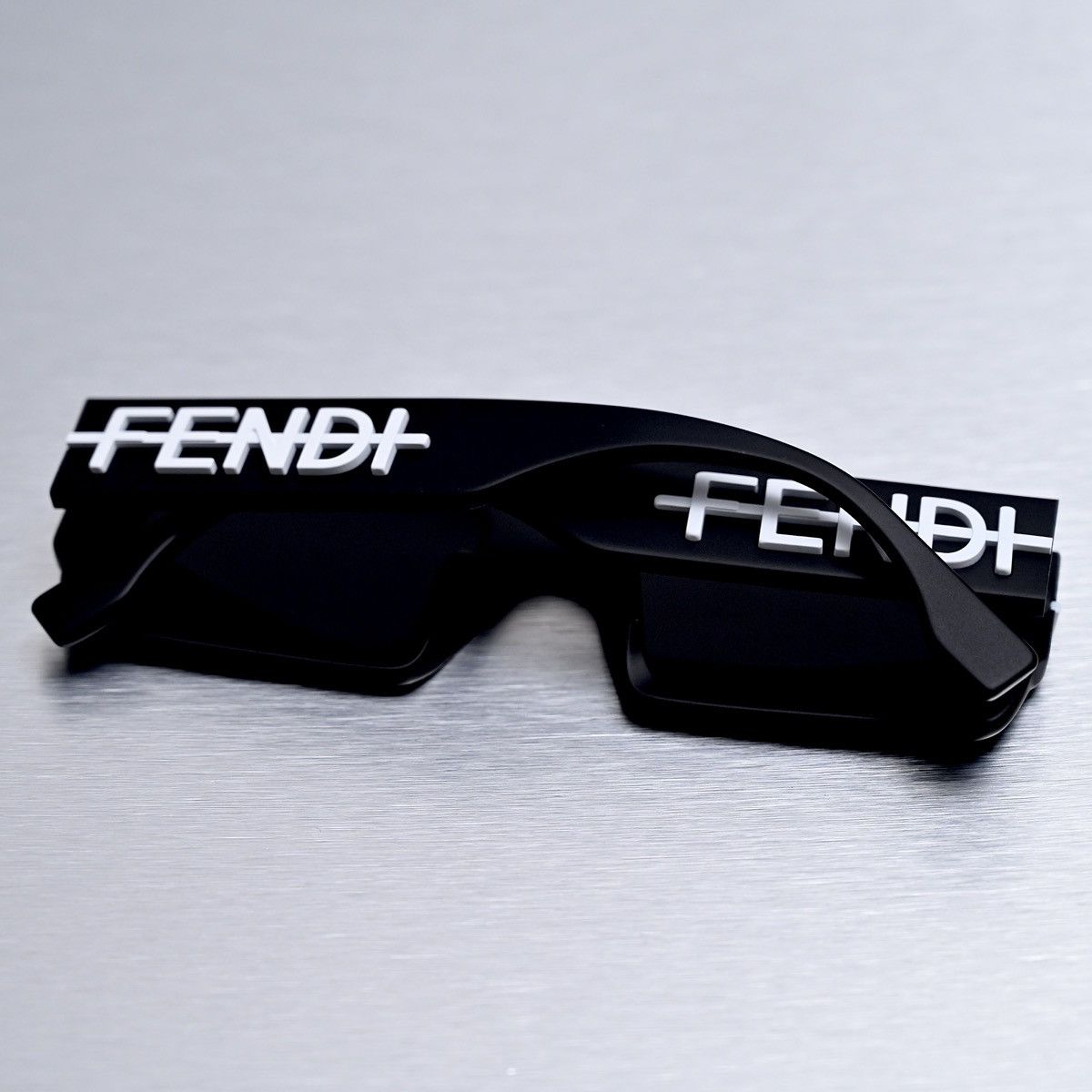 Fendi FENDI GRAPHY FE40073U 02A SUNGLASSES Size ONE SIZE - 7 Thumbnail