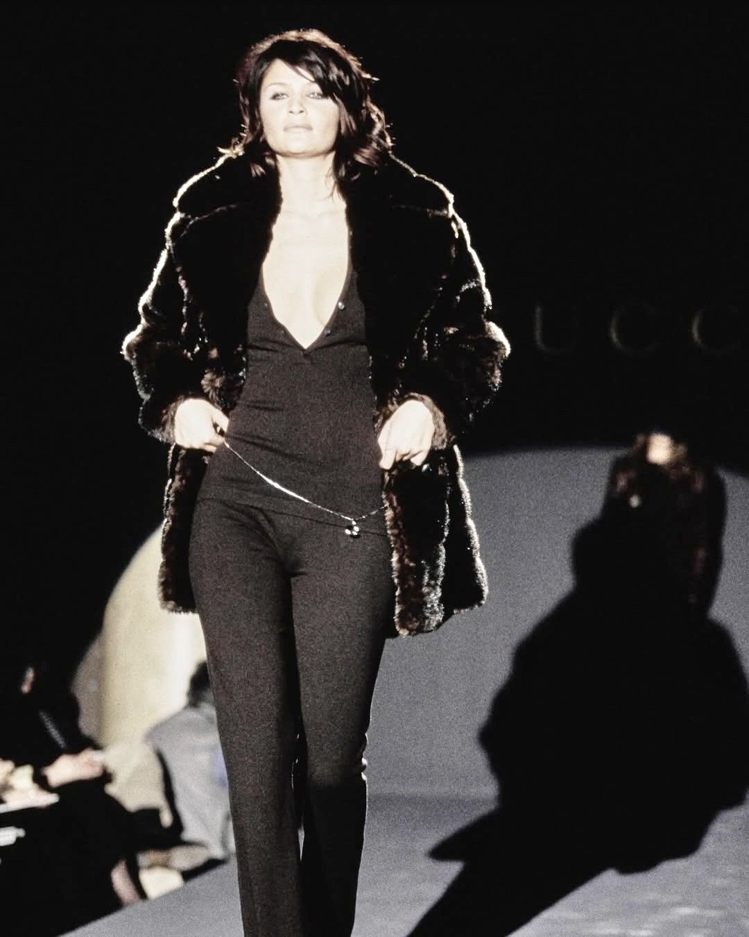 Gucci Gucci by Tom Ford Runway Shalom Harlow 1995 fur coat Size M / US 6-8 / IT 42-44 - 4 Thumbnail