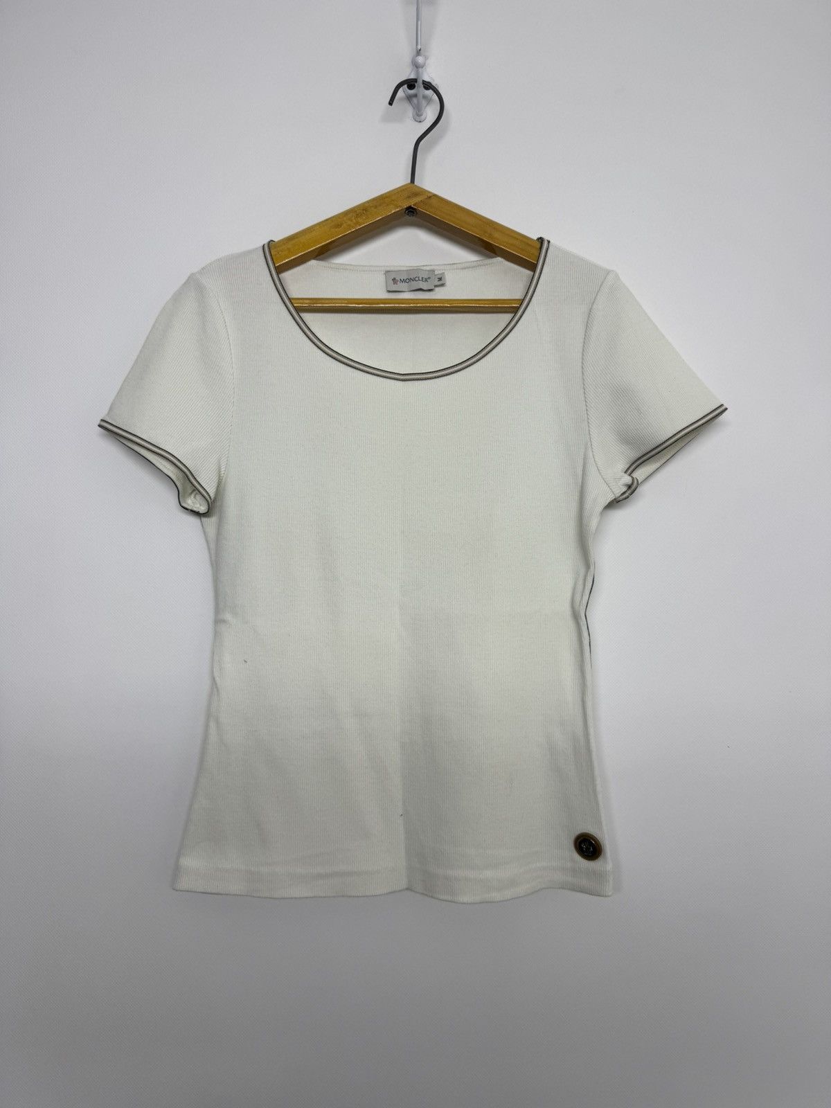 Moncler Vintage Moncler Luxury T-Shirt Size M / US 6-8 / IT 42-44 - 3 Thumbnail