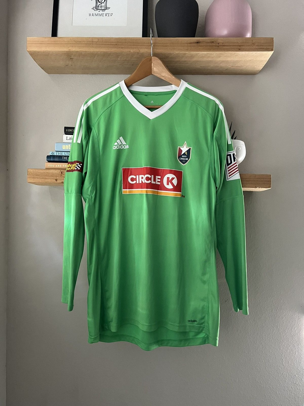 Adidas Soccer jersey rare North Carolina FC size L Size US L / EU 52-54 / 3 - 1 Thumbnail