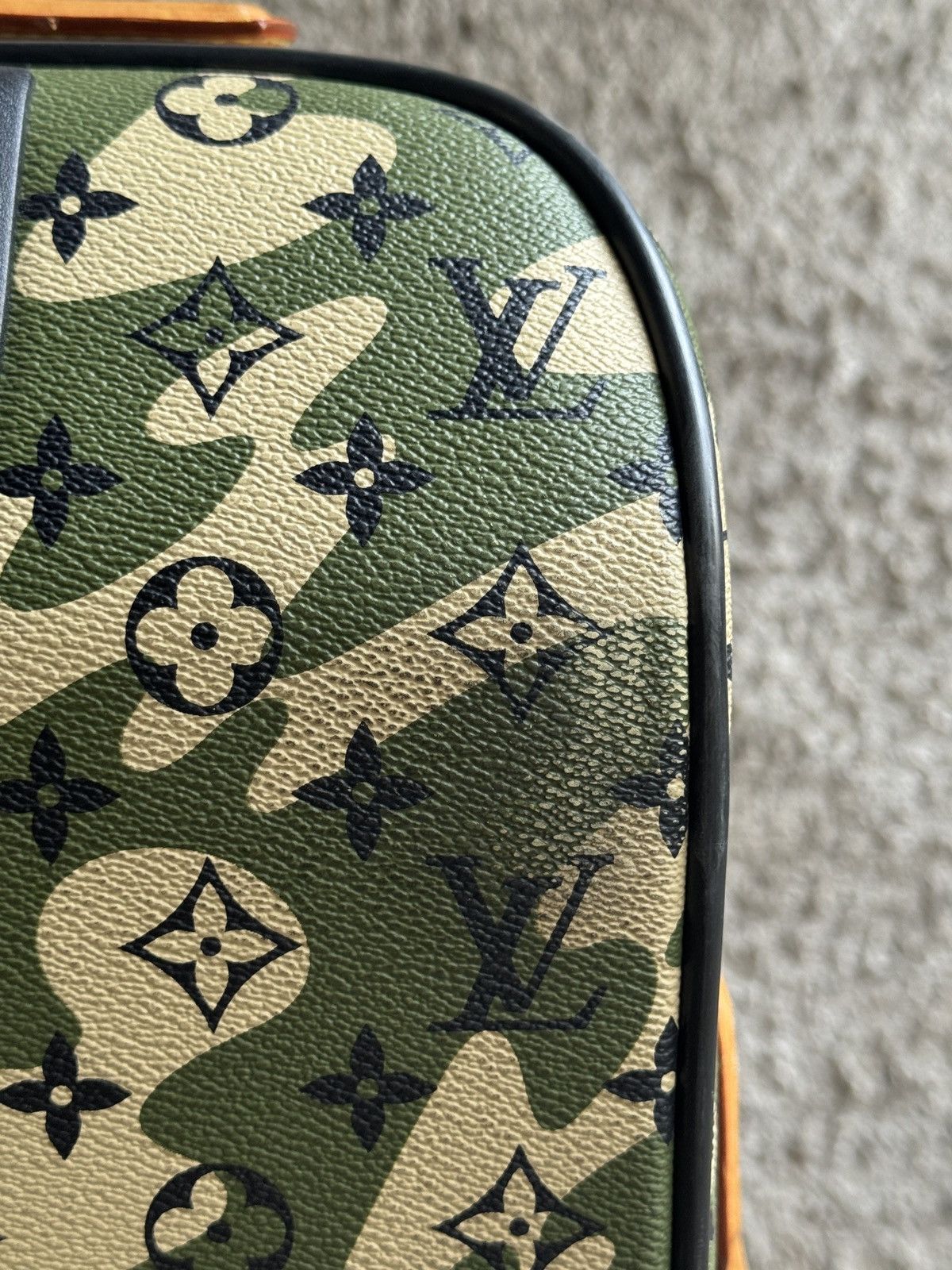 Louis Vuitton × Takashi Murakami LV x Takashi Murakami Pegase 60 Monogramouflage suitcase Size ONE SIZE - 16 Thumbnail