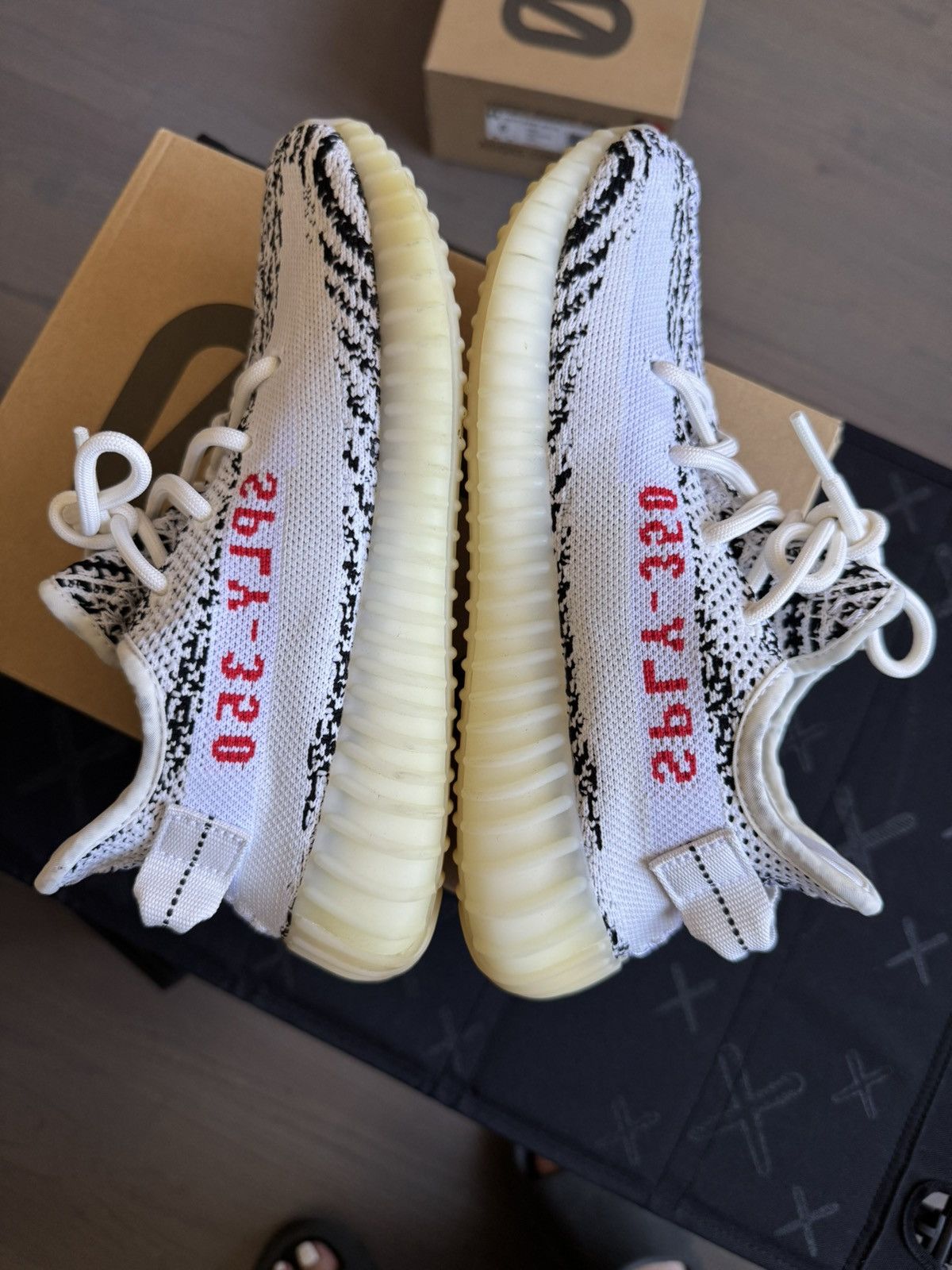 Adidas × Yeezy Adidas Yeezy Boost 350 V2 zebra sz 6Y Size US 6 / EU 39 - 10 Thumbnail