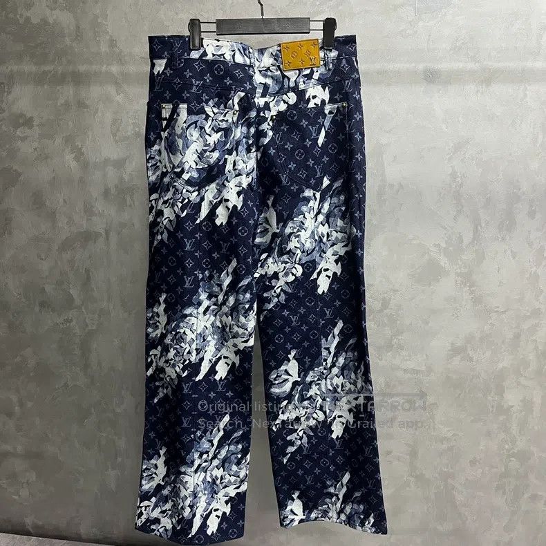 Louis Vuitton Louis Vuitton The latest high-waisted Jean with multi-colo Size US 33 - 4 Thumbnail