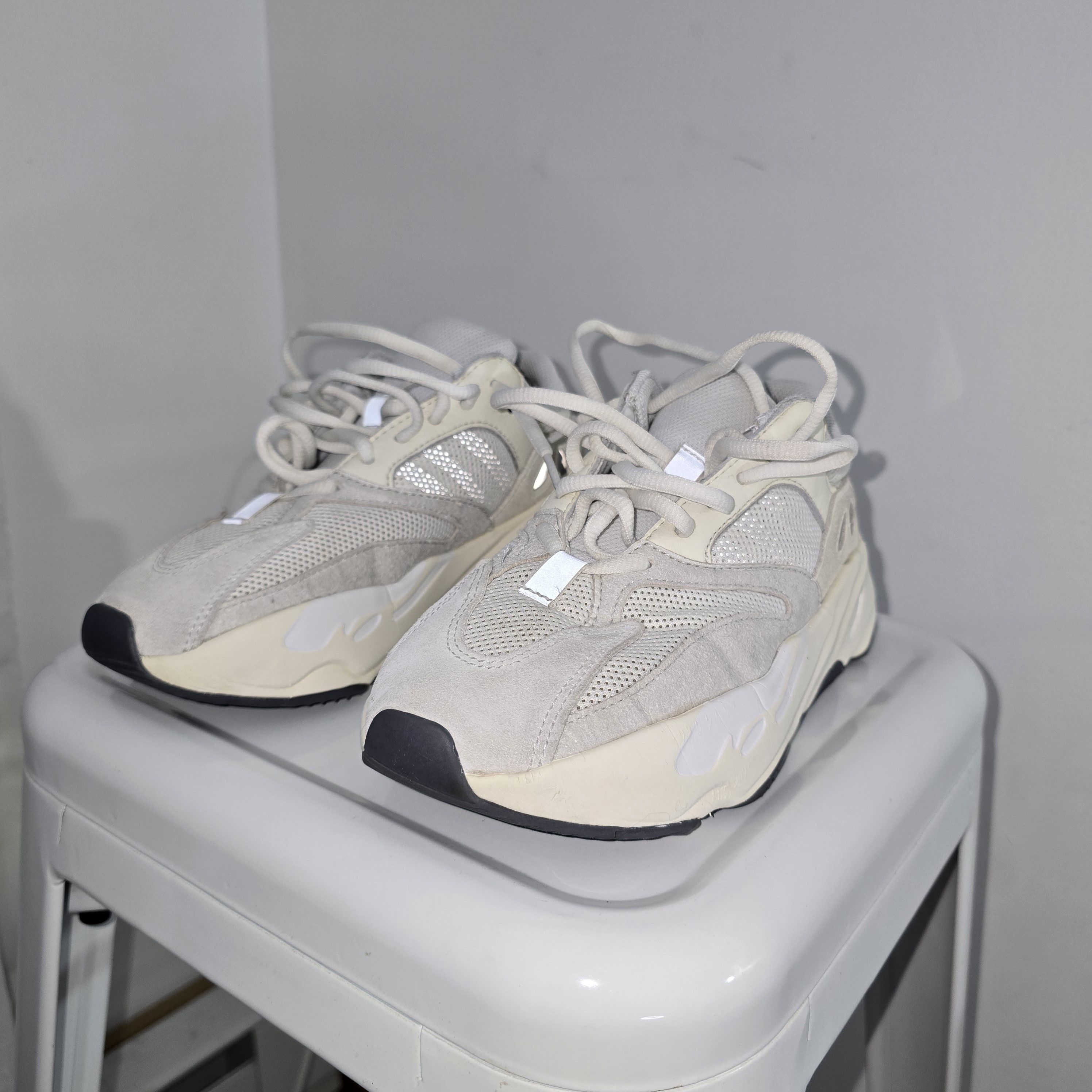 Adidas × Kanye West Yeezy 700 Analog Size 6 Size US 6 / EU 39 - 6 Thumbnail