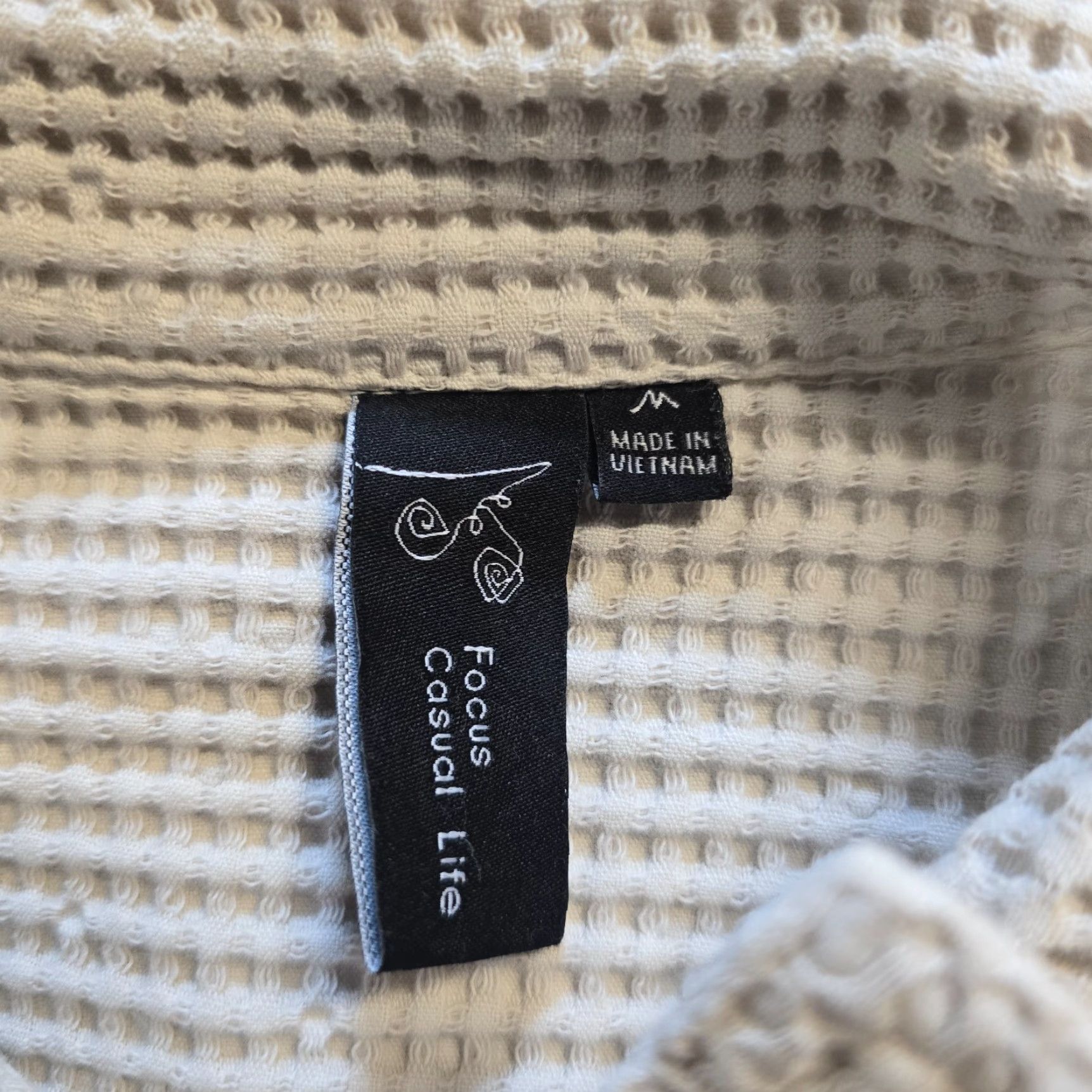 Vintage Focus Top Womens Blouse Medium Beige Button Waffle Knit Texture Pockets Casual Shirt Womens Size M / US 6-8 / IT 42-44 - 5 Thumbnail