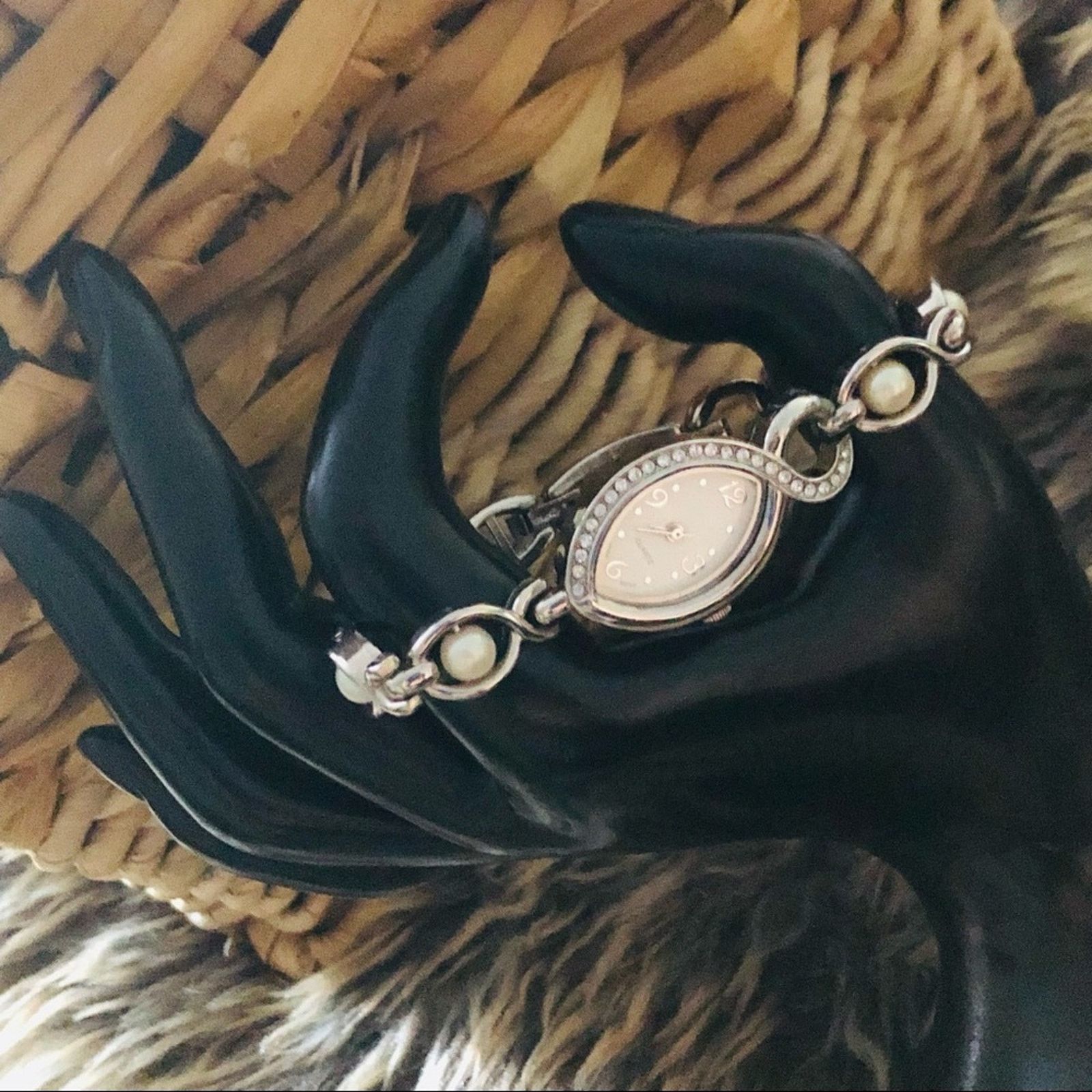 Jewelry Ladies elegant rhinestone silver swivel pearl bracelet watch Size ONE SIZE - 1 Thumbnail