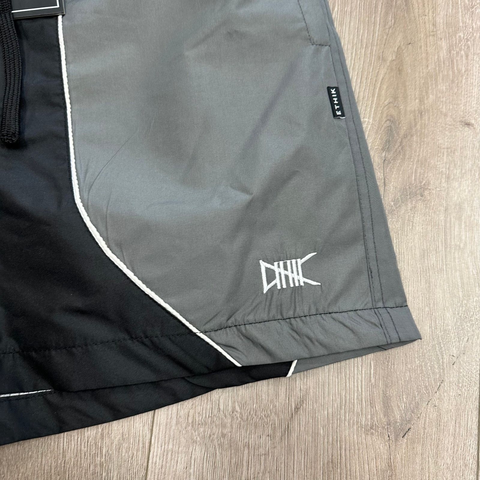 Ethik New Ethik Worldwide Pipeline Nylon Shorts Gray Black Medium Size US 30 / EU 46 - 5 Thumbnail